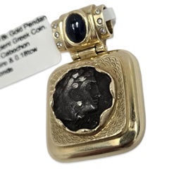 Pendentif vintage en or 18K avec pièce de monnaie grecque ancienne, saphir et diamants