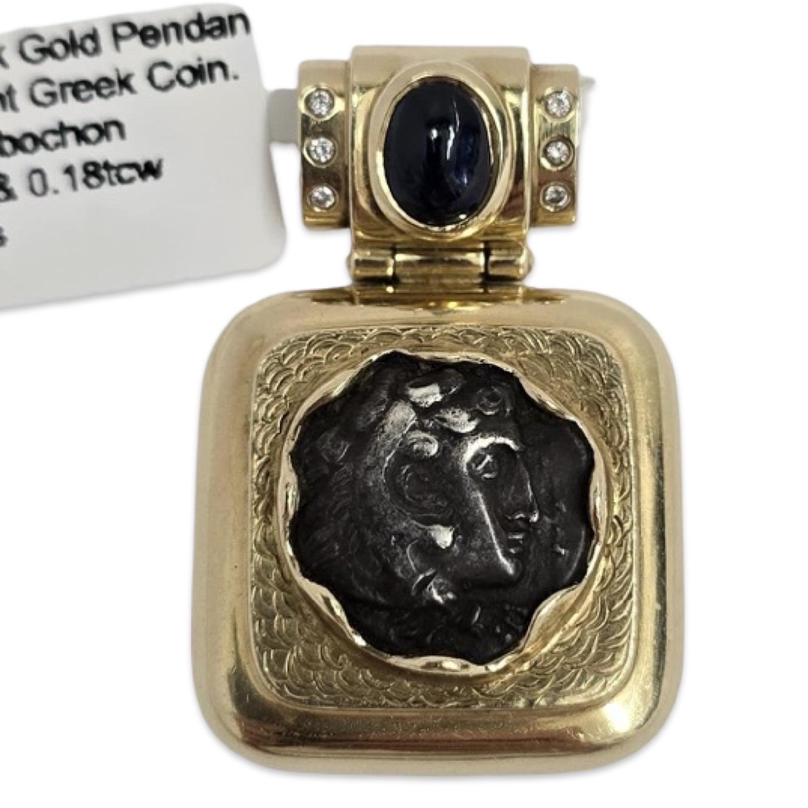 Pendentif vintage en or 18K avec pièce de monnaie grecque ancienne, saphir et diamants Excellent état - En vente à Miami, FL