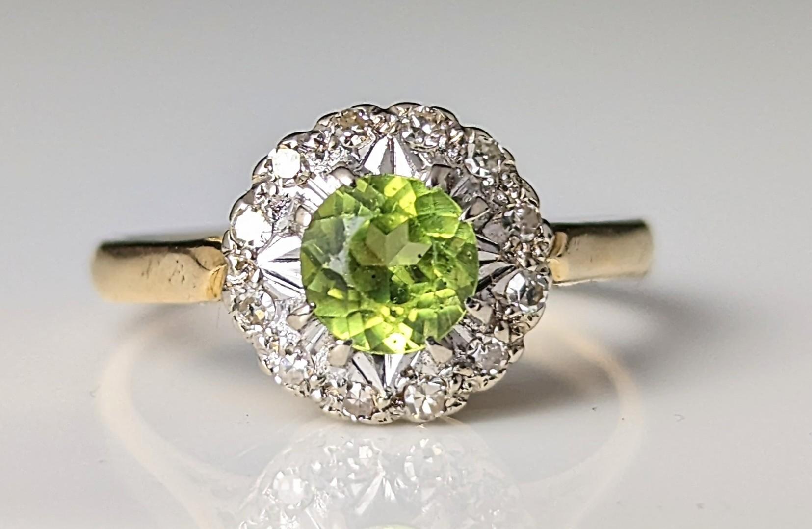 Vintage 18k gold Peridot and Diamond cluster ring  2