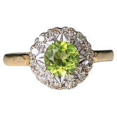 Vintage 18k gold Peridot and Diamond cluster ring 