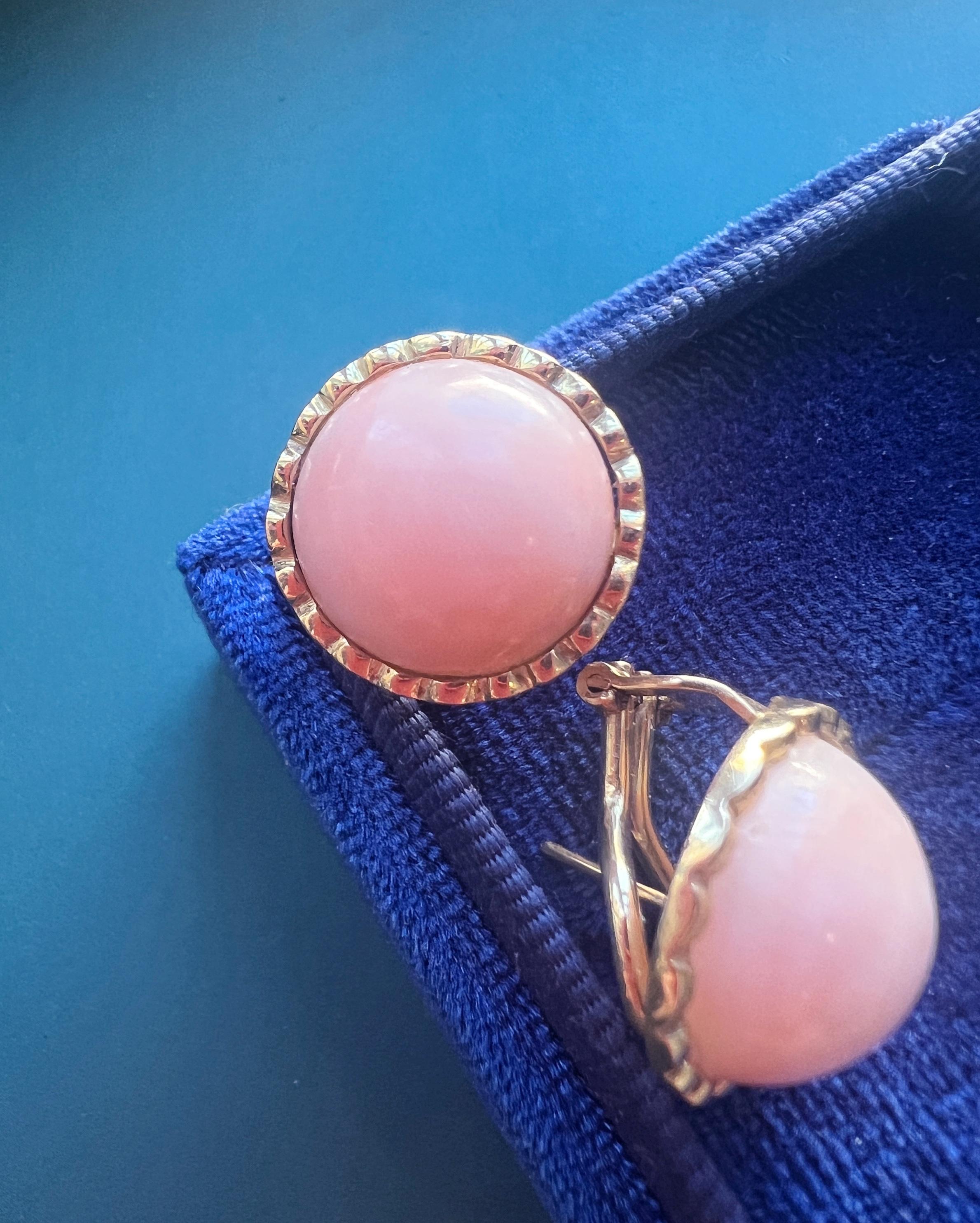 Cabochon Vintage 18K Gold Pink Angel Skin Coral Button Clip Earrings For Sale