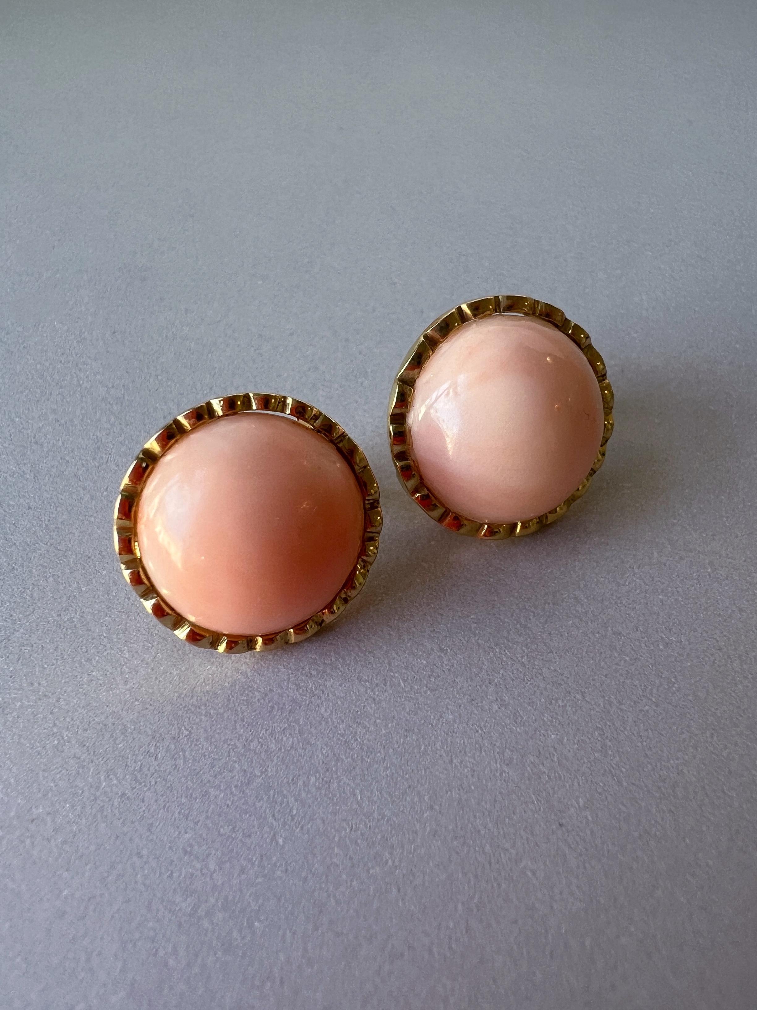Vintage 18K Gold Pink Angel Skin Coral Button Clip Earrings For Sale 1