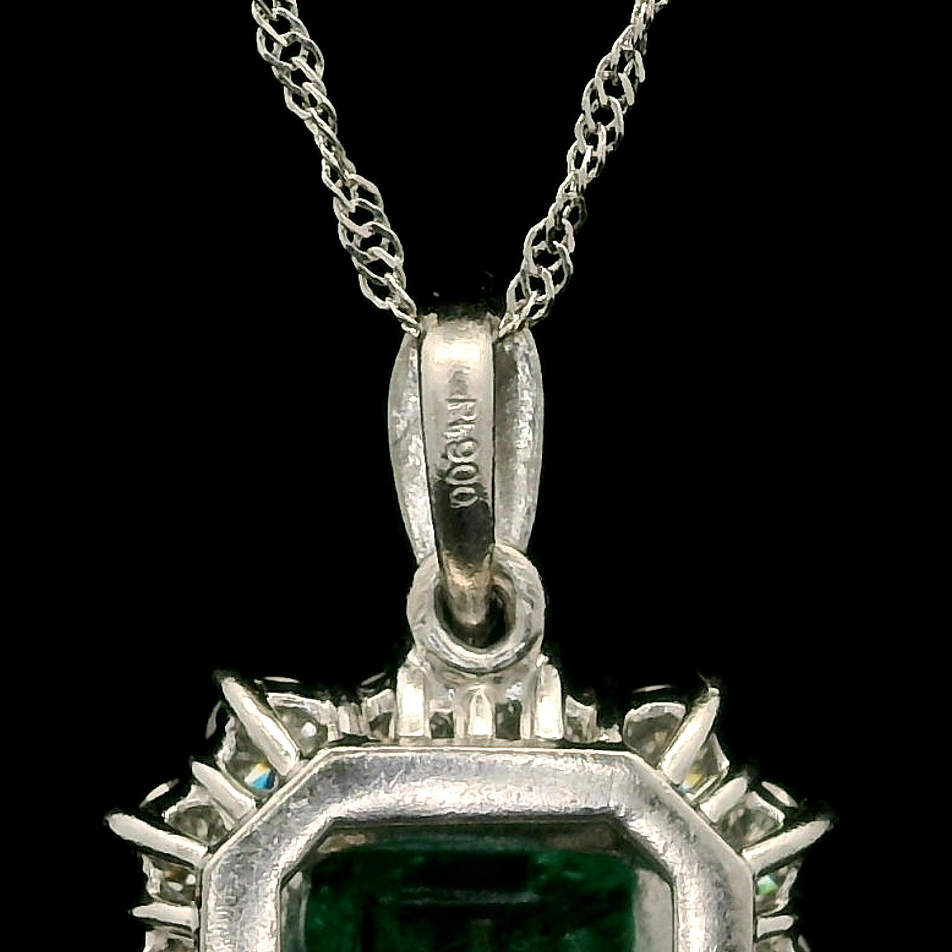 Brilliant Cut Vintage 18k Gold Platinum GIA 3.02ctw Colombian Emerald Diamond Pendant Necklace For Sale