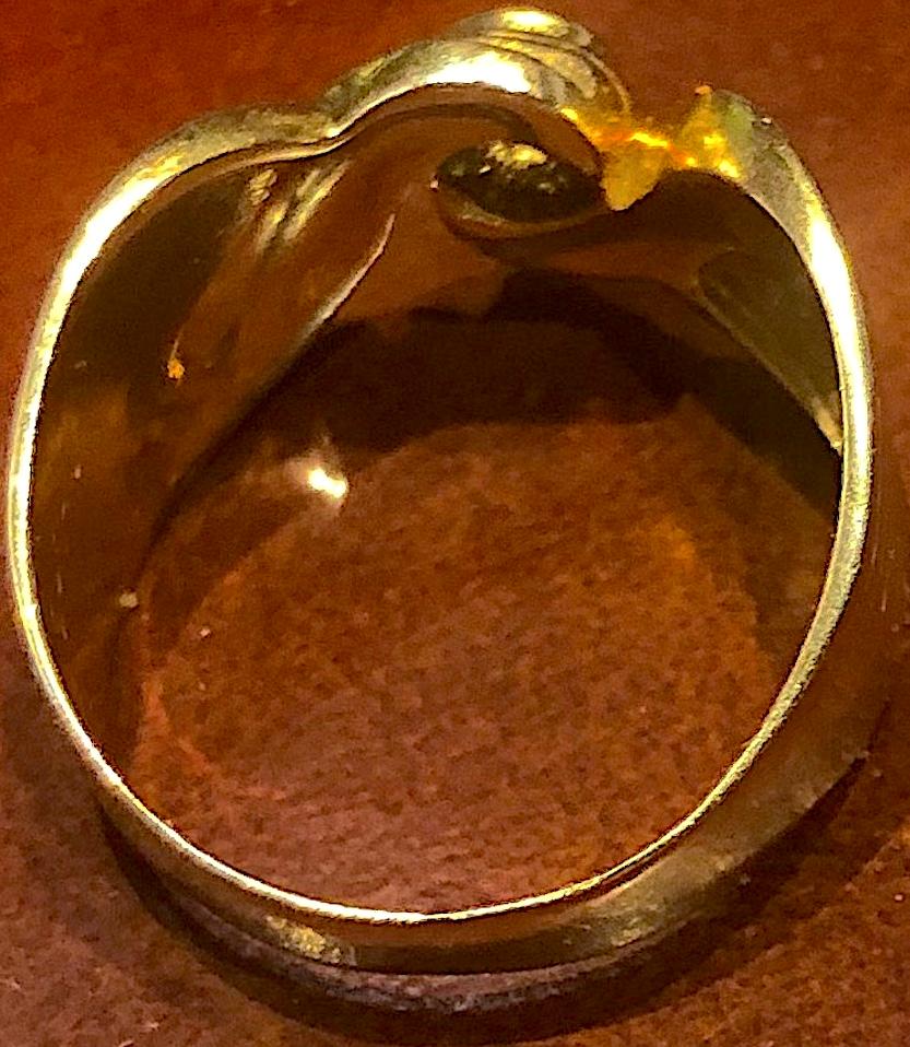 Vintage 18K Gold Pretty Bow Band Ring w diamond solitaire and Reeded Sides For Sale 1