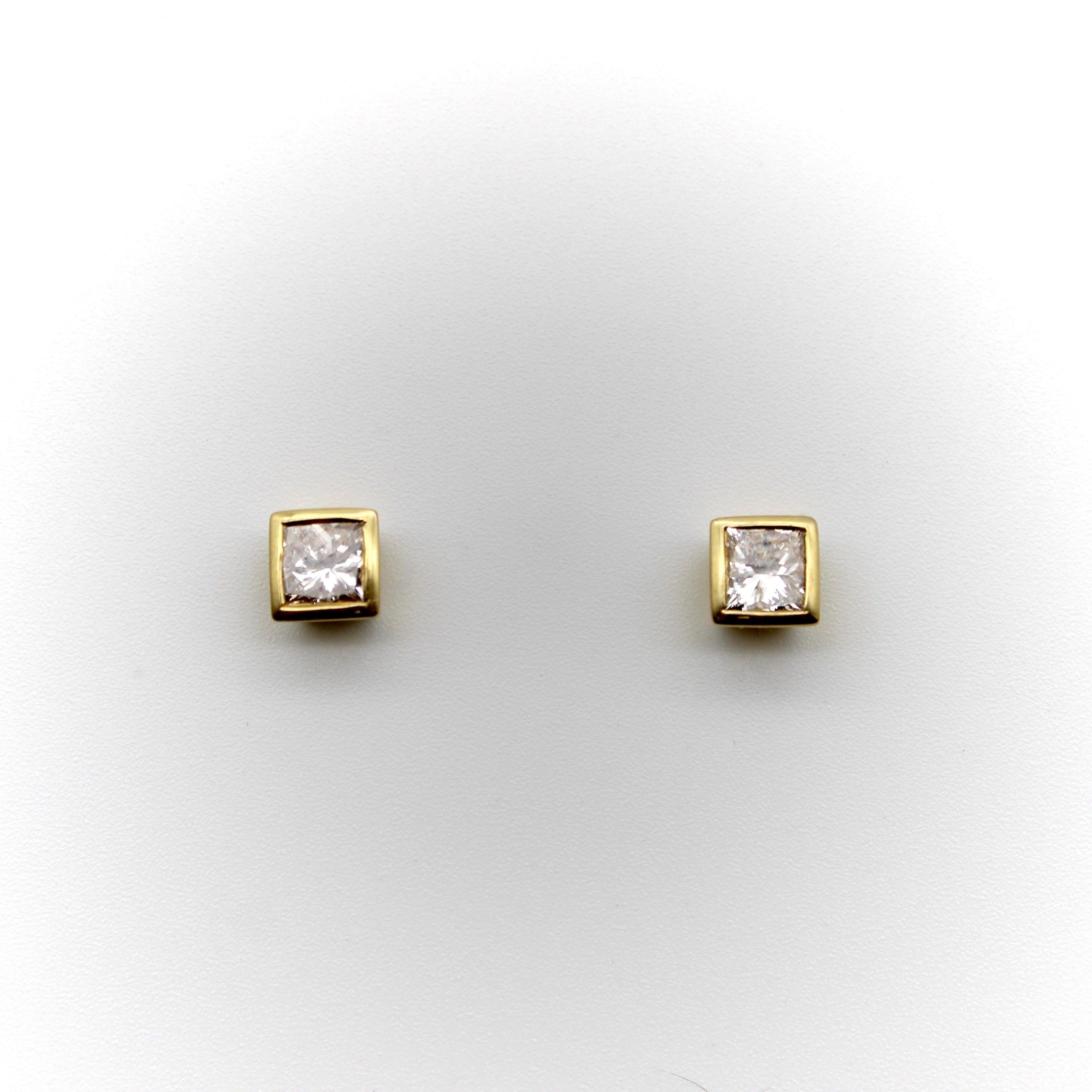 Women's or Men's Vintage 18K Gold Princess Cut Diamond Earrings