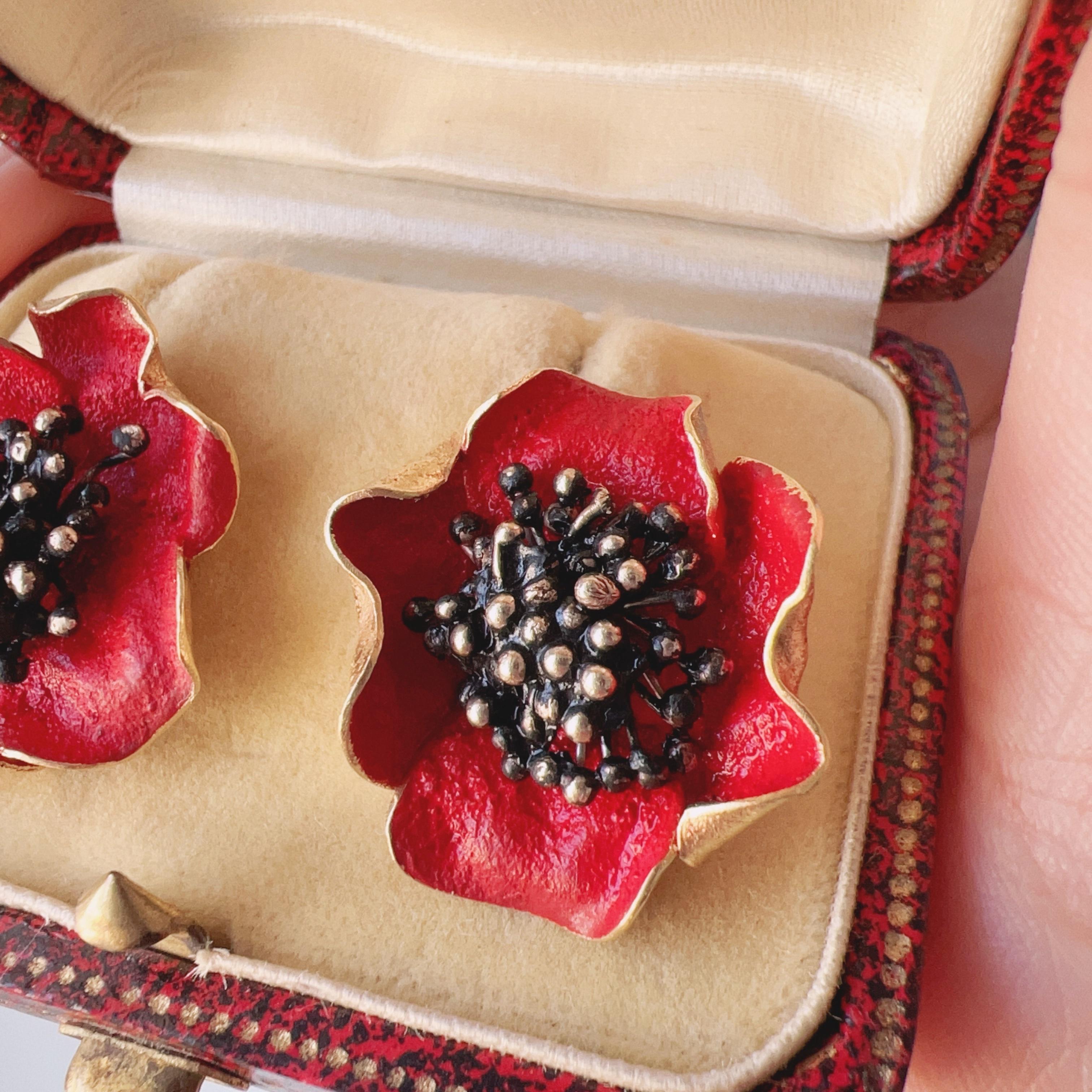 Modern Vintage 18K gold red enamel poppy flower earrings For Sale