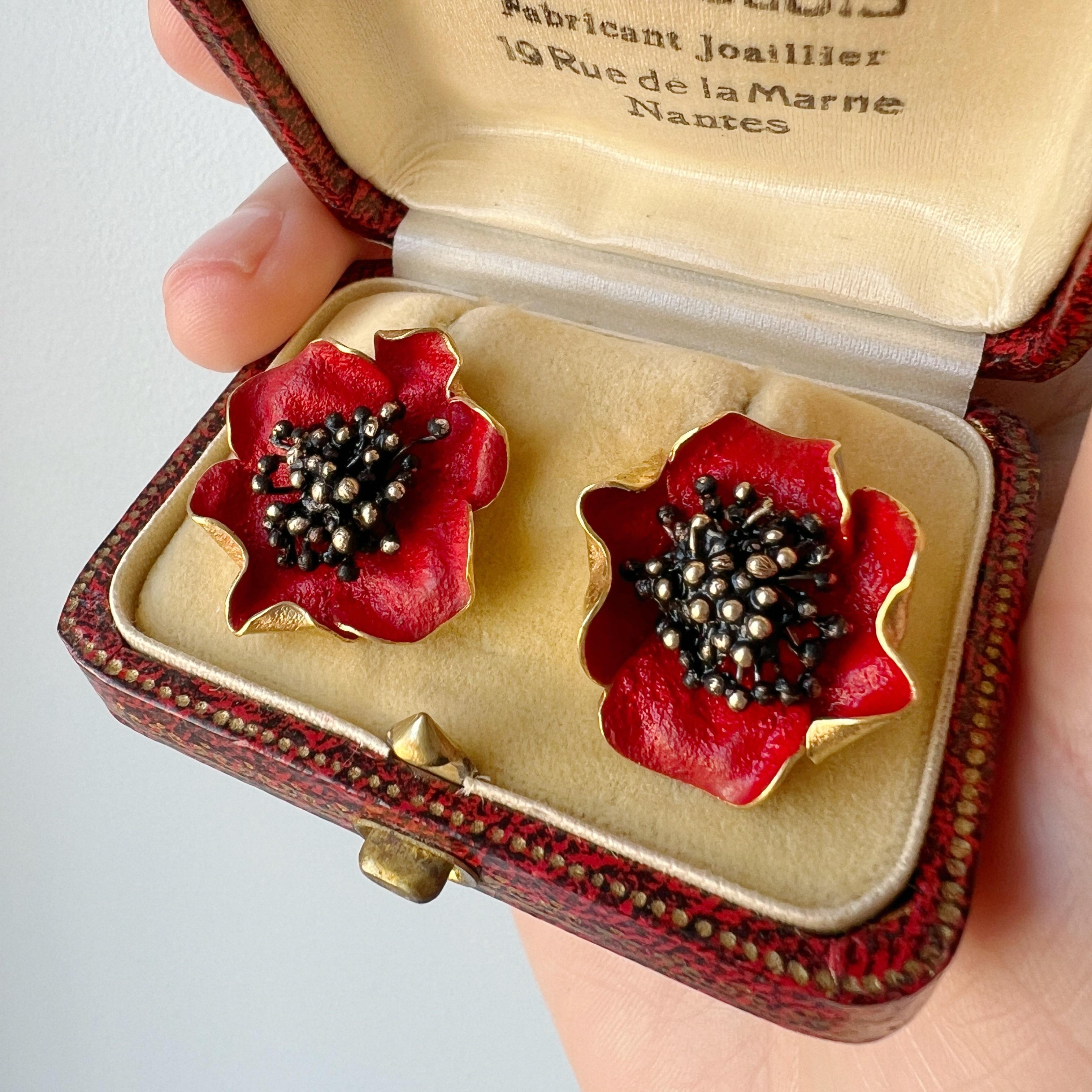 Vintage 18K gold red enamel poppy flower earrings For Sale 4