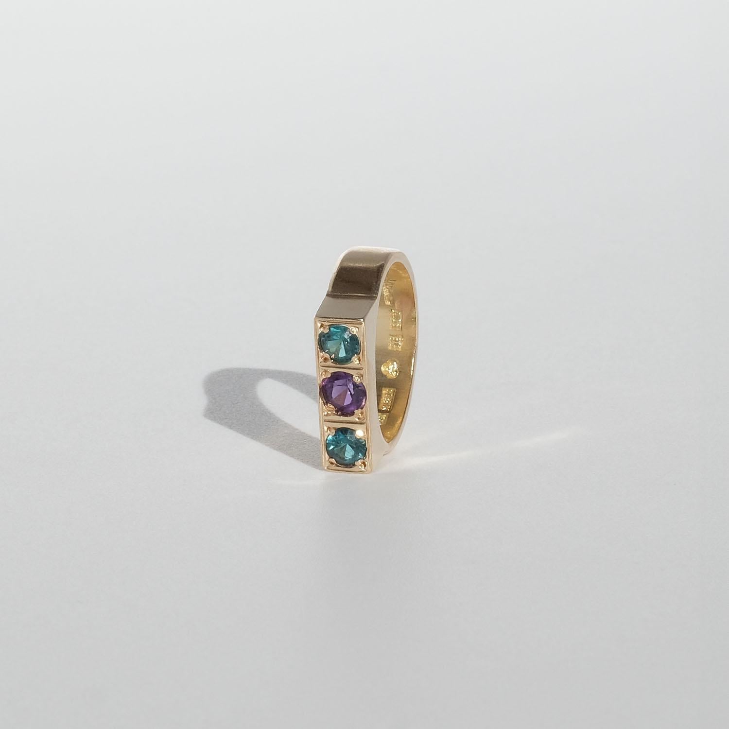Vintage 18k Gold Ring by master Wiwen Nilsson Made Year 1968 In Good Condition In Stockholm, SE