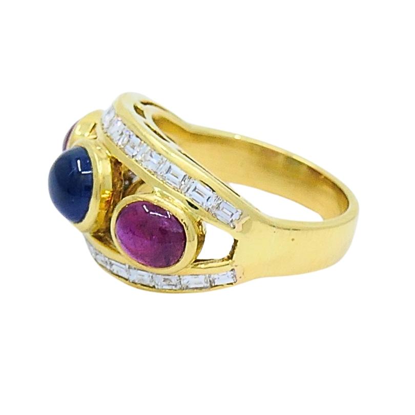 Anello vintage in oro 18 carati con diamante e zaffiro rubino In condizioni ottime a Beverly Hills, CA