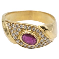 Vintage 18k gold ring with ruby ​​and diamonds, France 1970s.