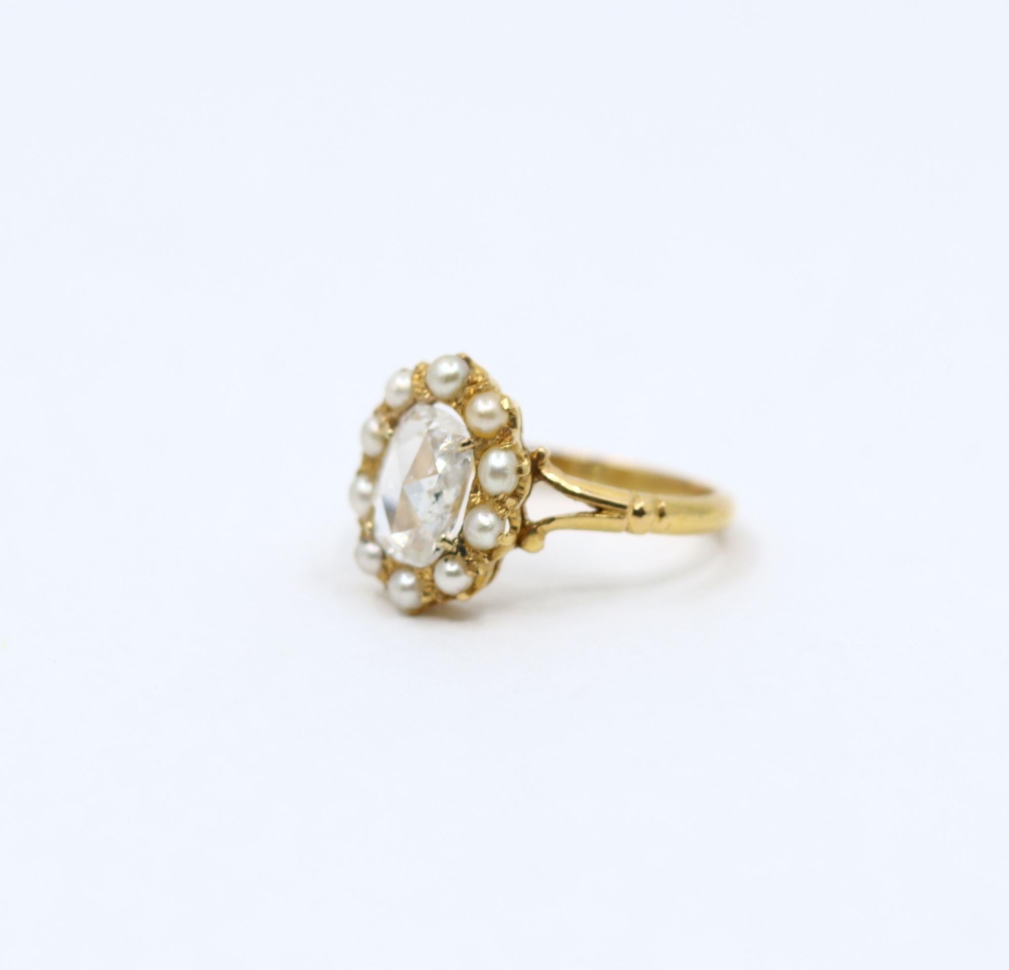 Anello vintage in oro 18 carati con diamanti e perle taglio rosa In condizioni buone in vendita a Flushing, NY