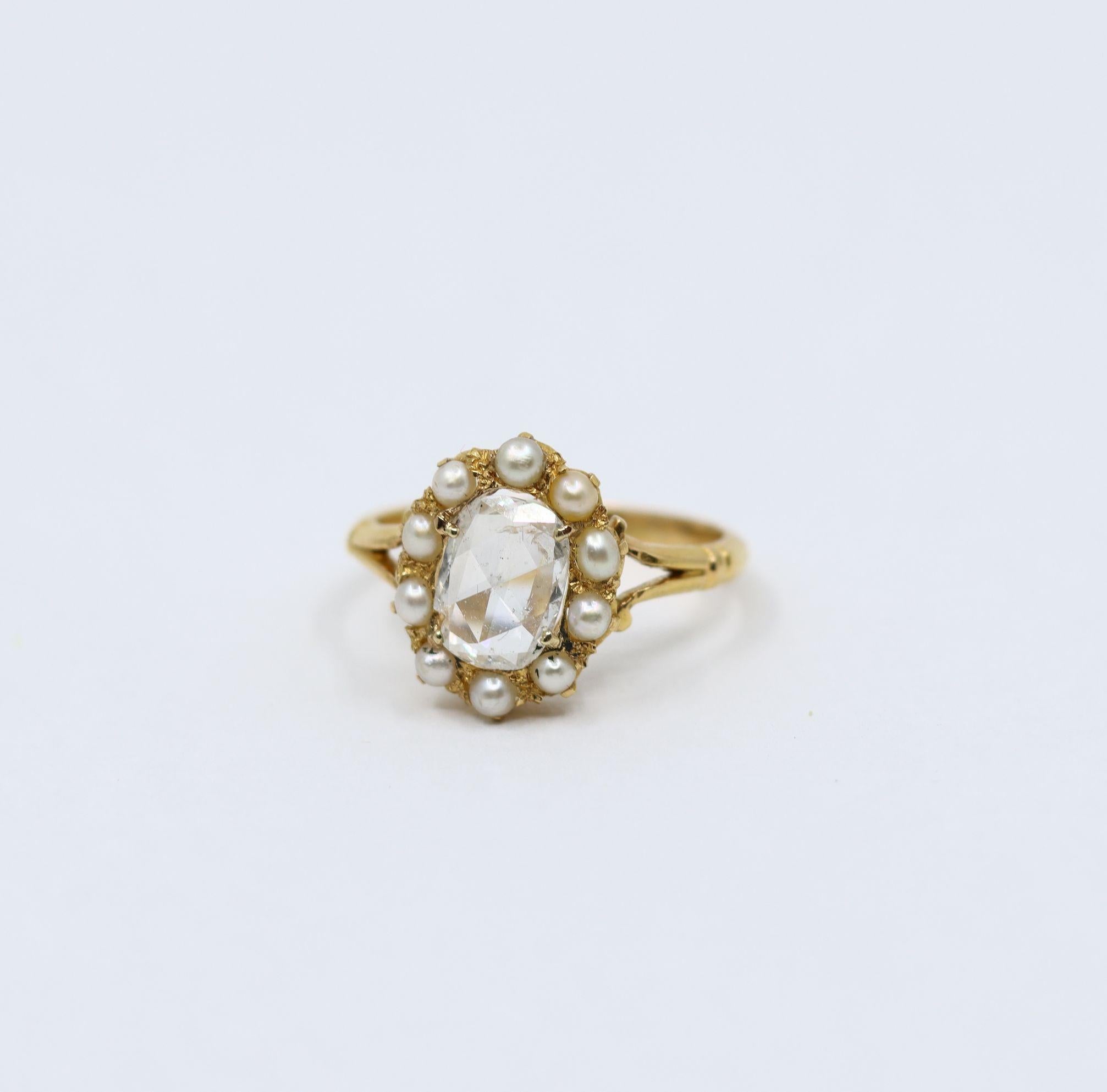 Anello vintage in oro 18 carati con diamanti e perle taglio rosa in vendita 2