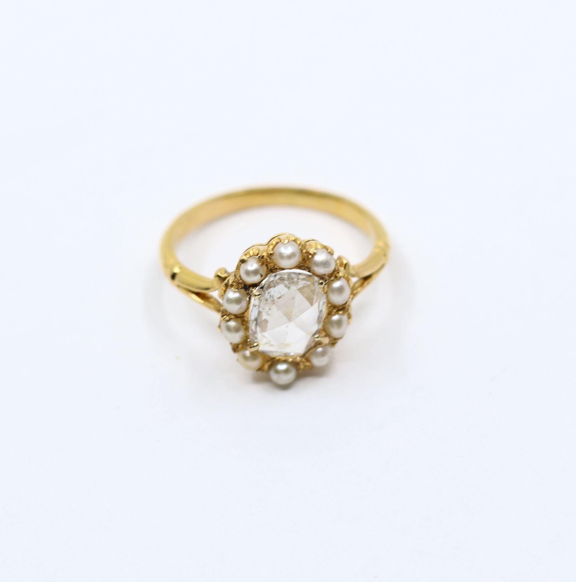 Anello vintage in oro 18 carati con diamanti e perle taglio rosa in vendita 4