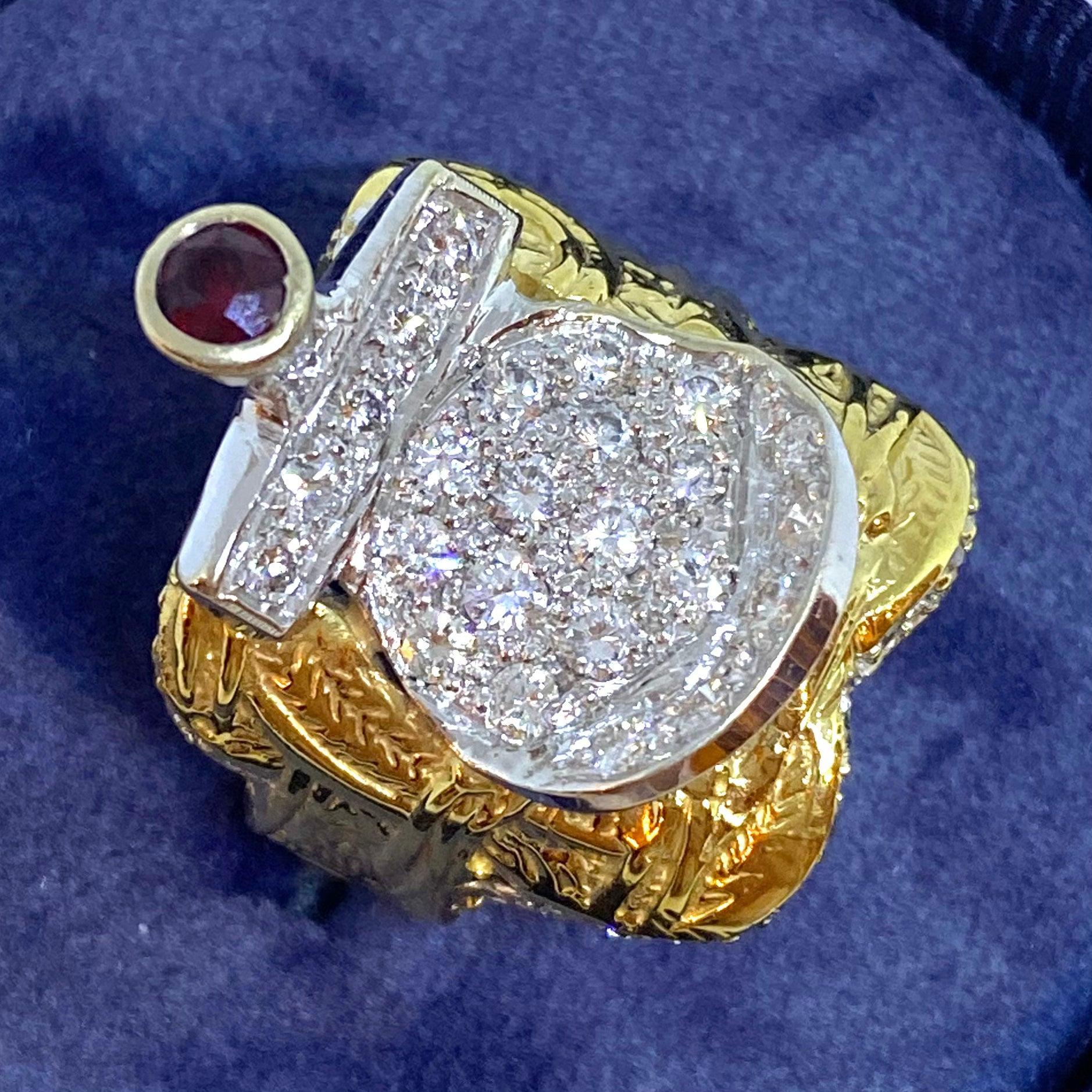 Vintage 18K Gold Ruby and Diamond Saddle Ring For Sale 3