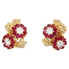 Pendientes vintage de oro de 18 quilates con flor de diamantes y rubíes