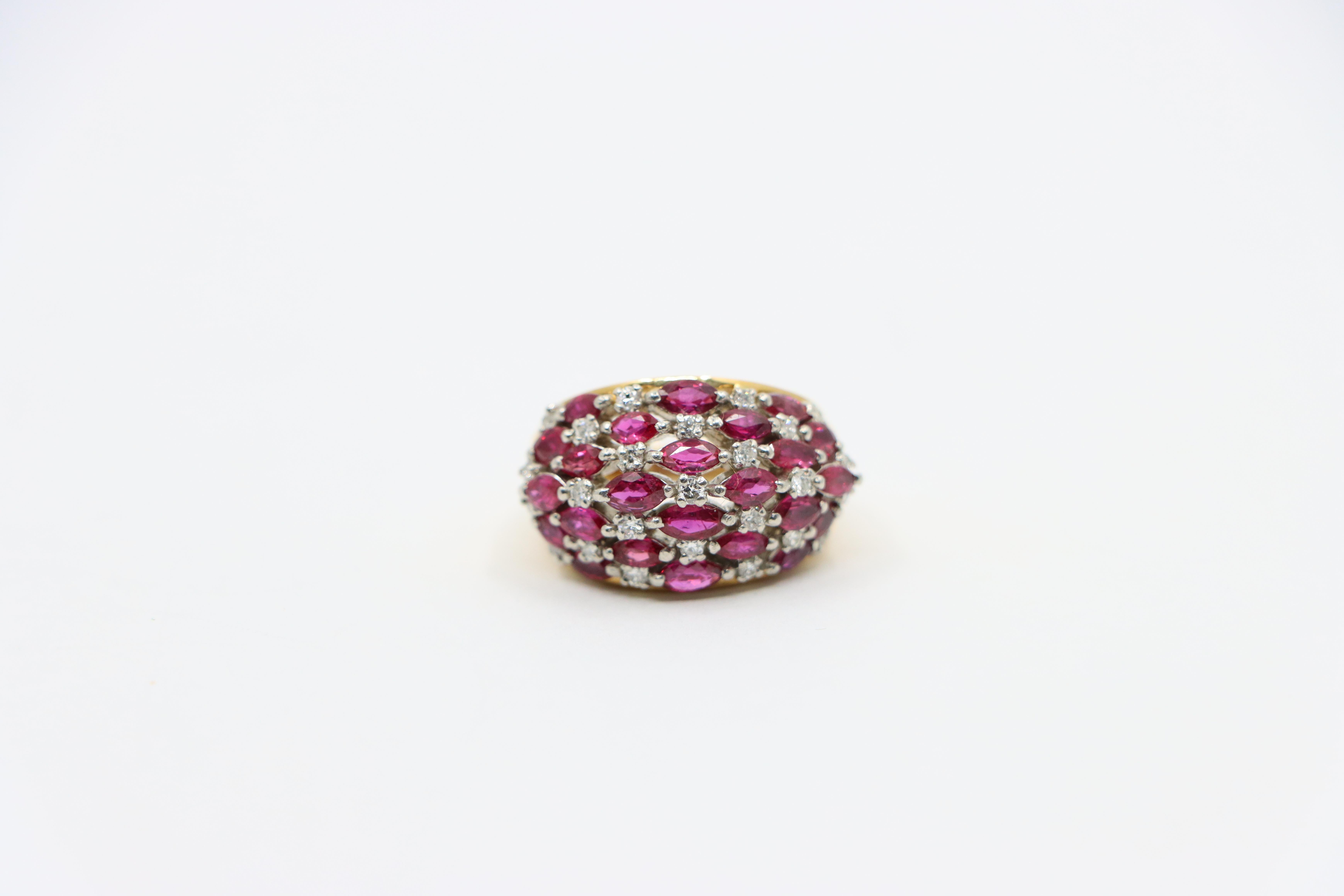 Women's or Men's Vintage 18K Gold Ruby Diamond Ring For Sale