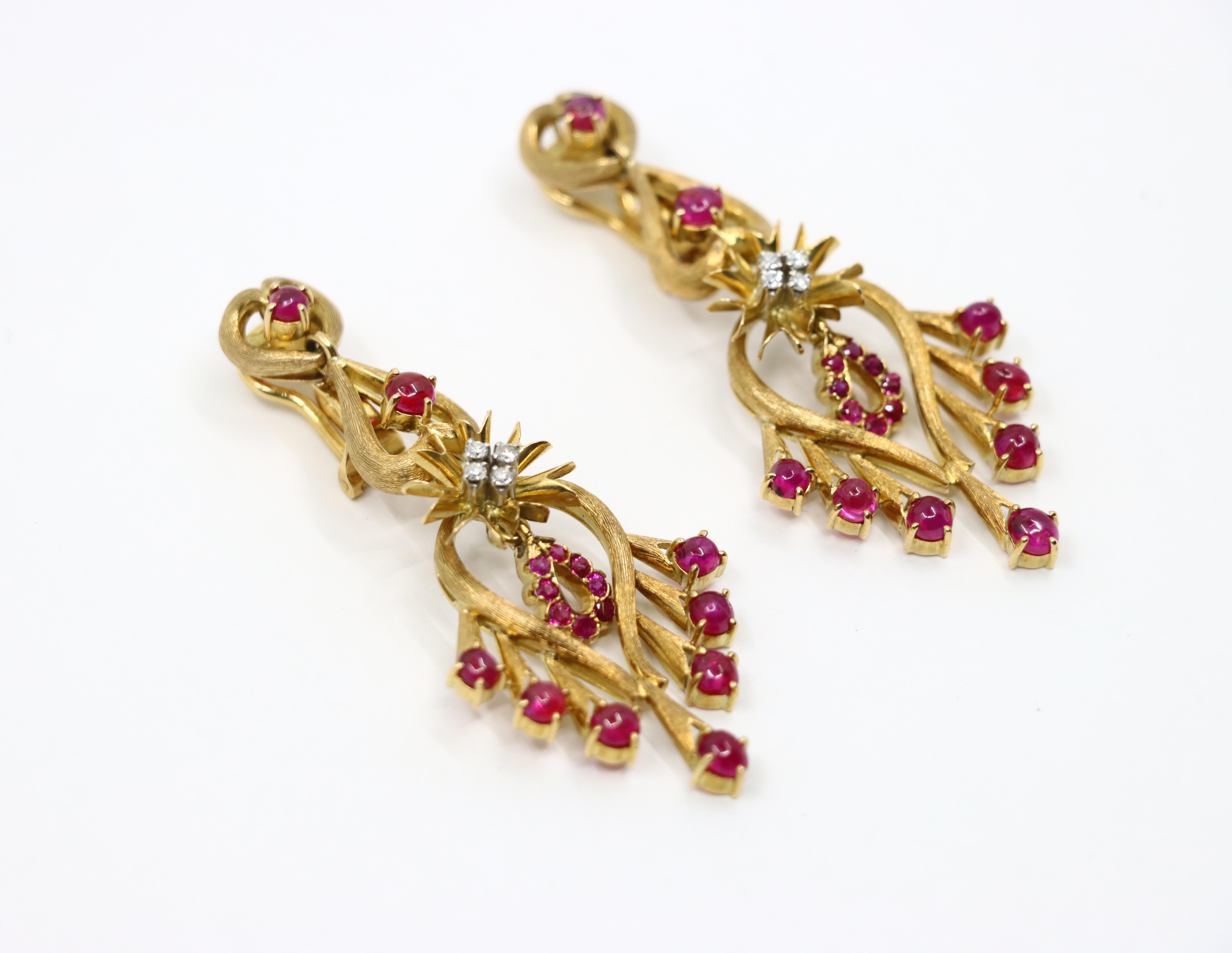 Round Cut Vintage 18K Gold Ruby Diamonds Chandelier Earrings For Sale