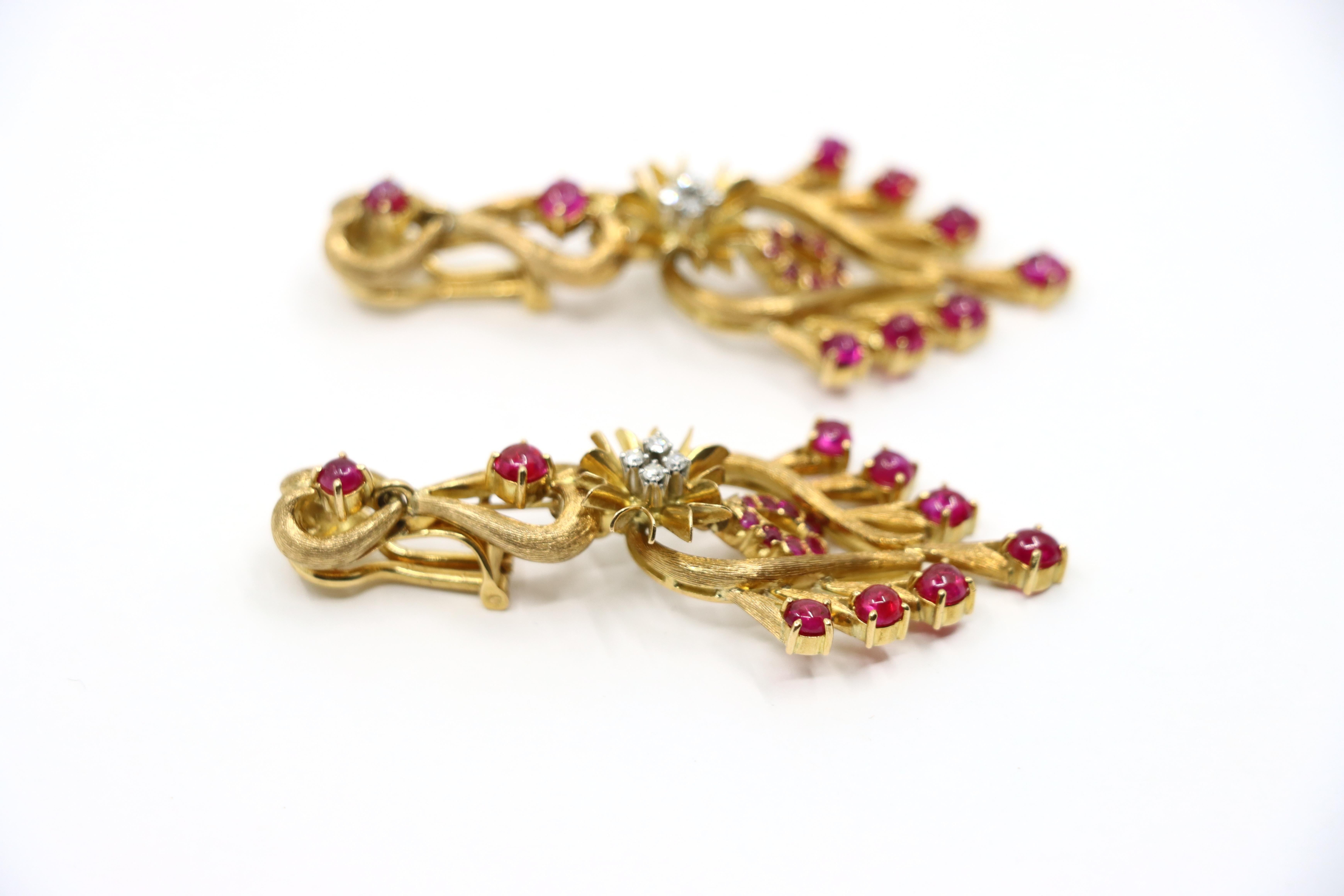 Vintage 18K Gold Ruby Diamonds Chandelier Earrings In Good Condition For Sale In Flushing, NY
