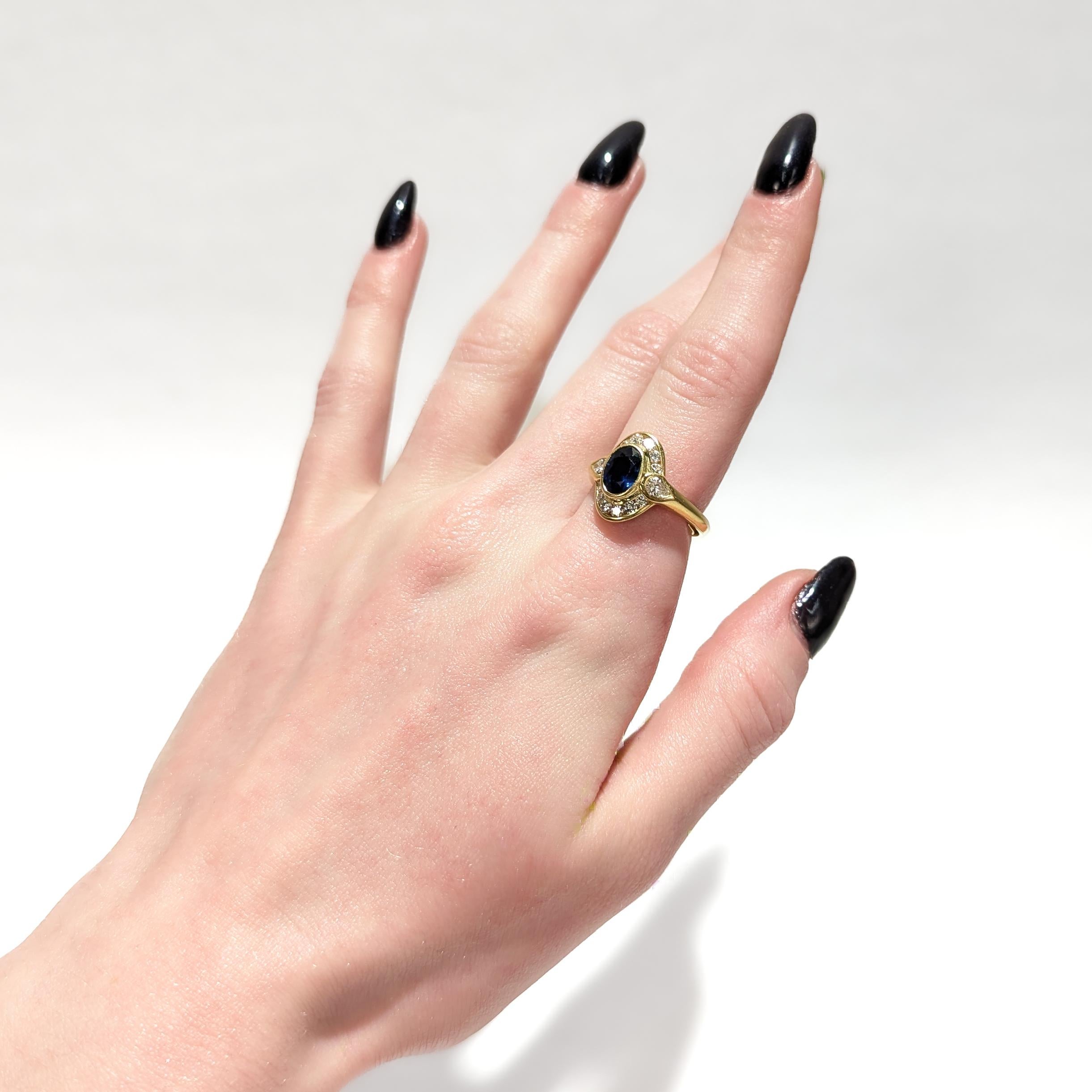 Vintage 18K Gold, Sapphire, and Diamond Cocktail Ring In Good Condition For Sale In Philadelphia, PA