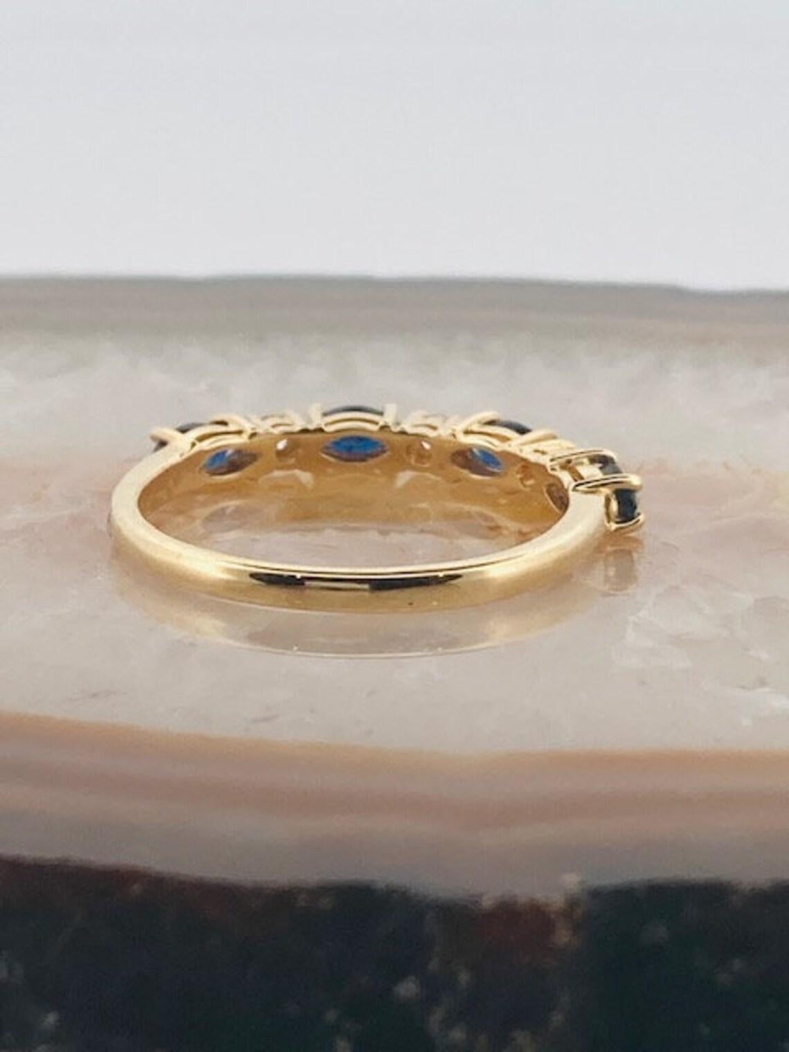 Vintage 18k Gold Sapphire and Diamond Marquise Ring For Sale 1