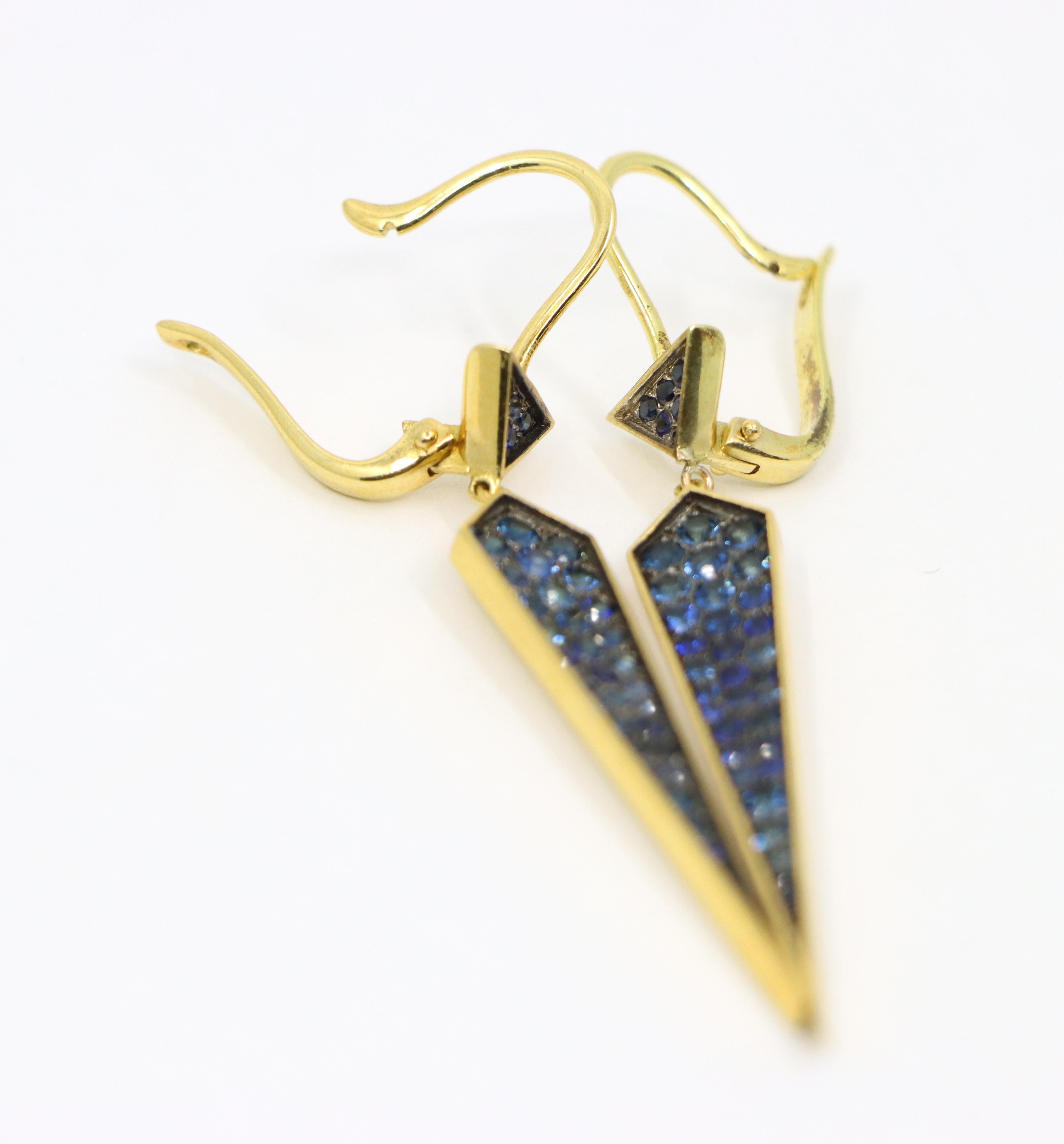 Pendiente vintage de zafiro de oro de 18 quilates en venta 5