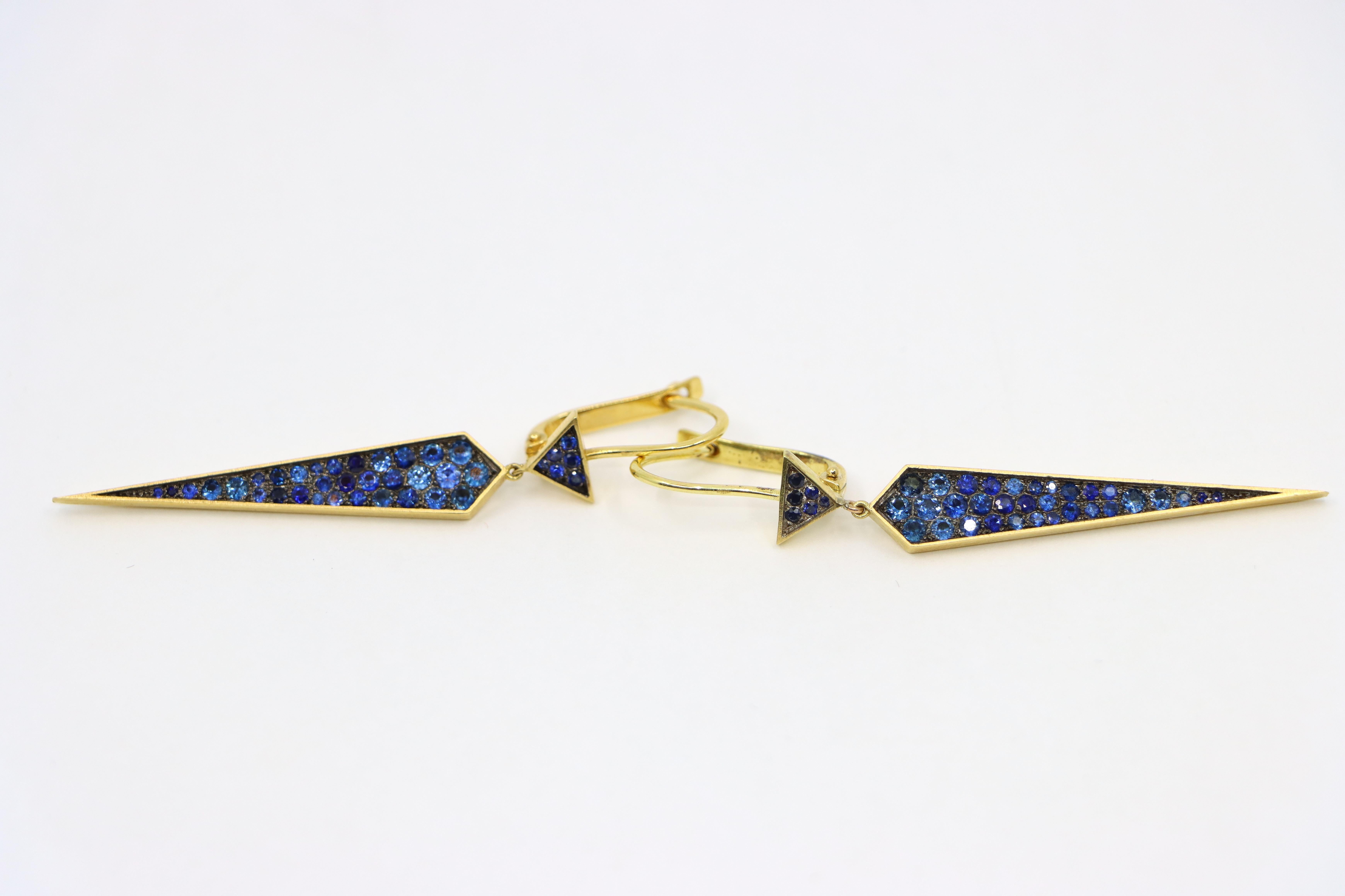 Pendiente vintage de zafiro de oro de 18 quilates en venta 1