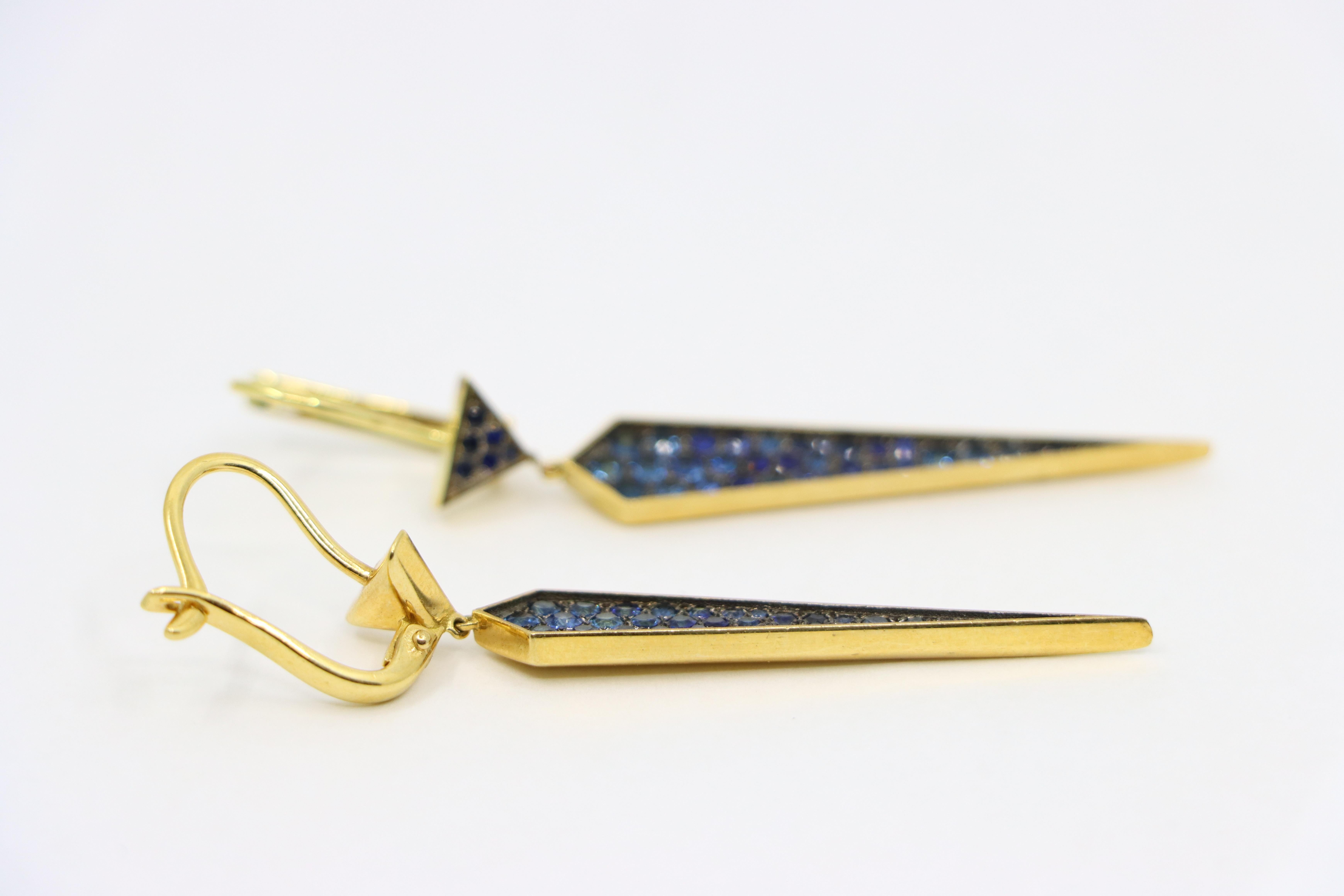 Pendiente vintage de zafiro de oro de 18 quilates en venta 4