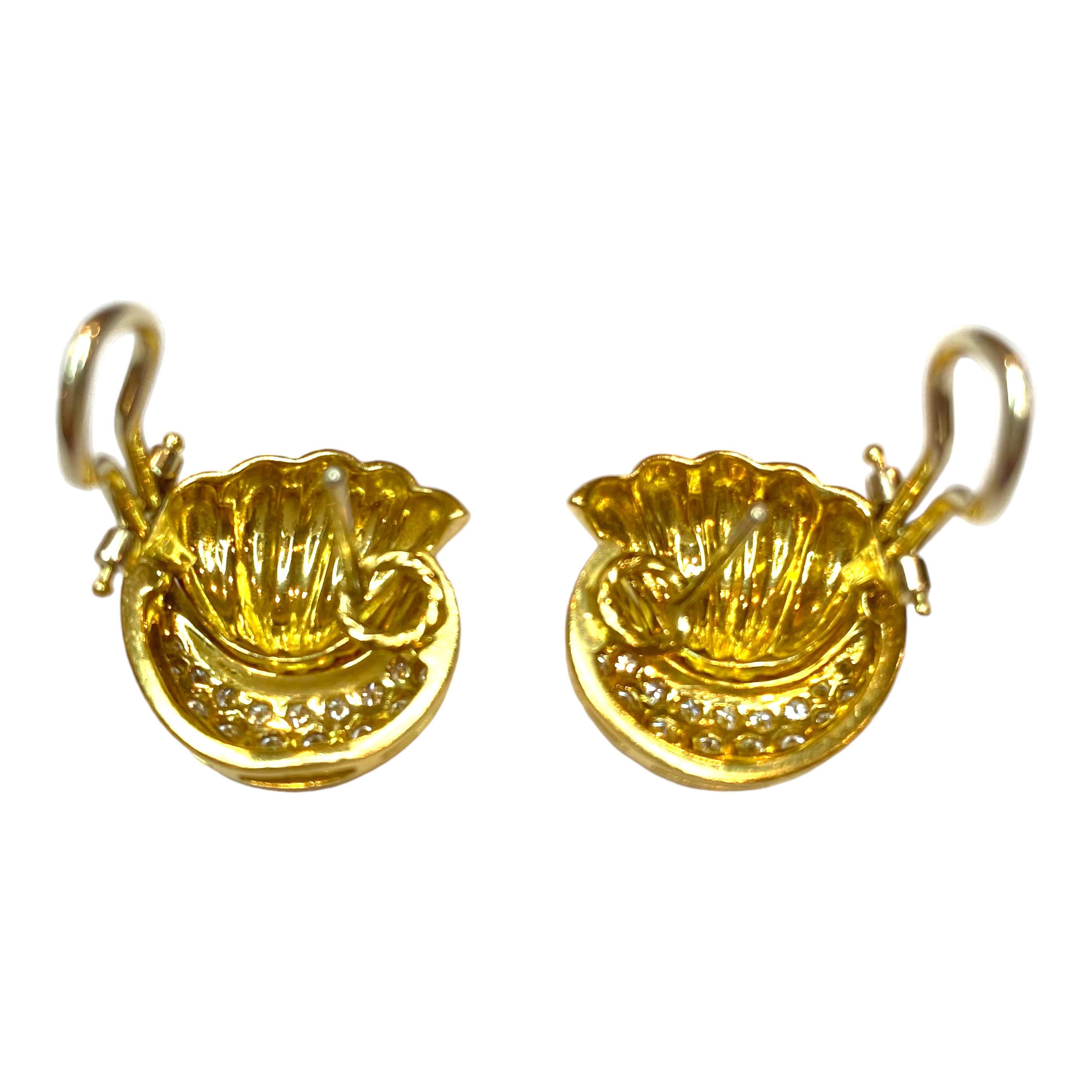 Brilliant Cut Vintage 18K Gold Scalloped Diamond Earrings For Sale