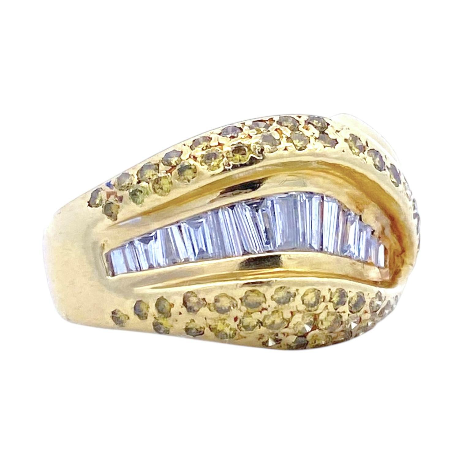Anello vintage in oro 18 carati con diamanti bianchi e gialli in stile serpente In condizioni buone in vendita a Henderson, NV