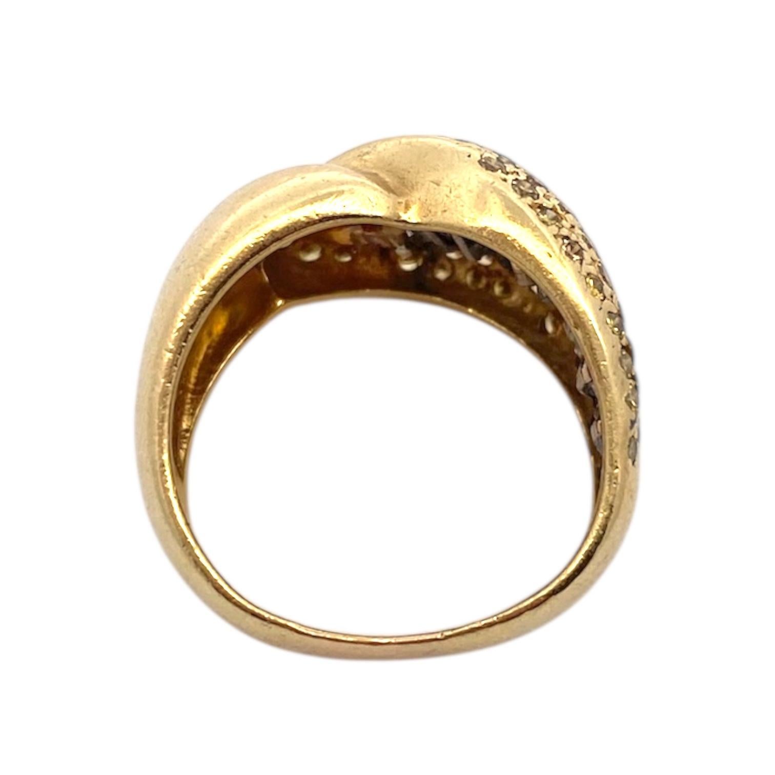 Anello vintage in oro 18 carati con diamanti bianchi e gialli in stile serpente in vendita 1