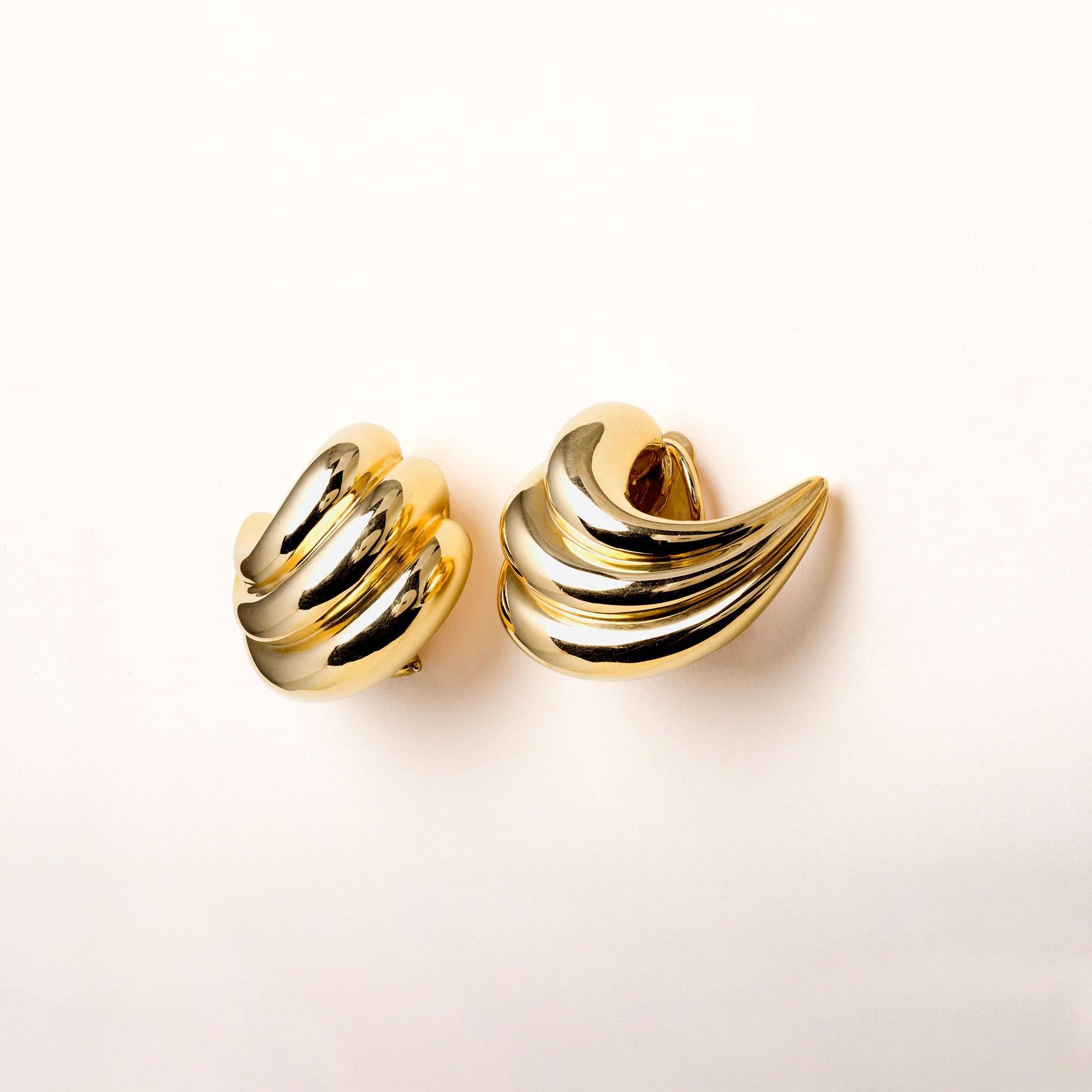 Contemporary Vintage 18K Gold Swirl Wing Earrings For Sale