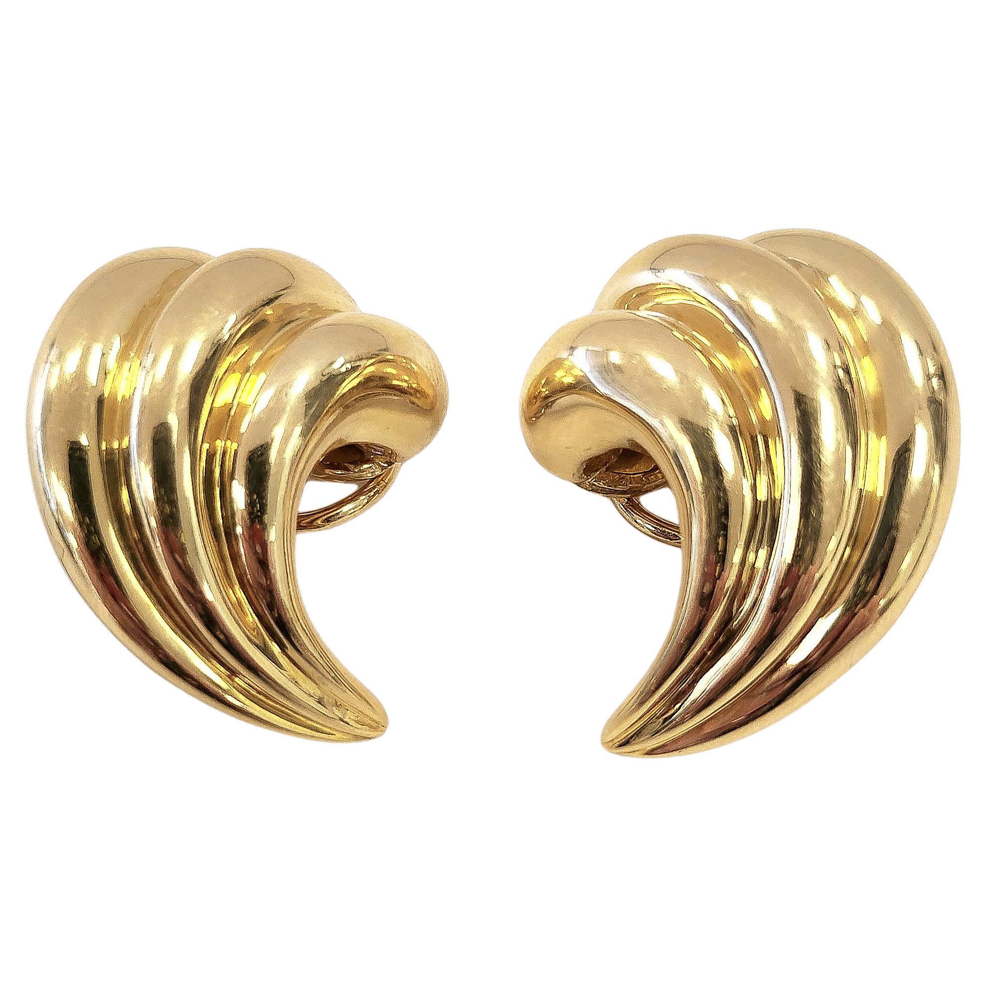 Vintage 18K Gold Swirl Wing Earrings For Sale