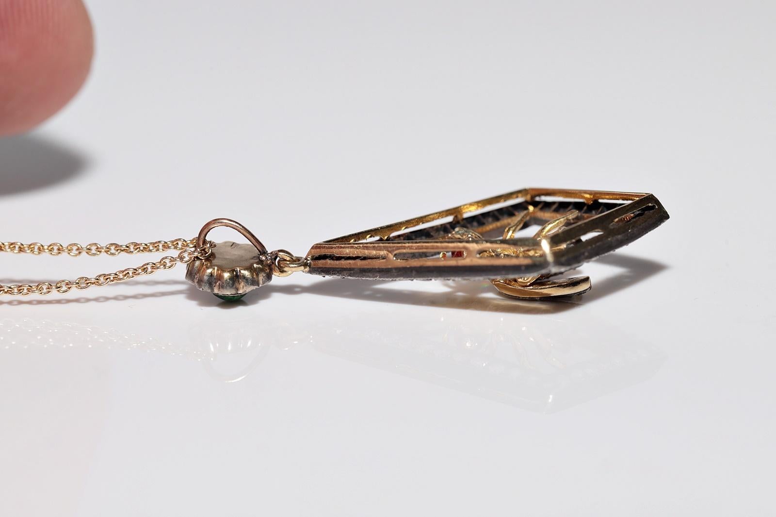 Vintage  18k Gold Top Silver Natural Diamond And Emerald Bee Pendant Necklace For Sale 6