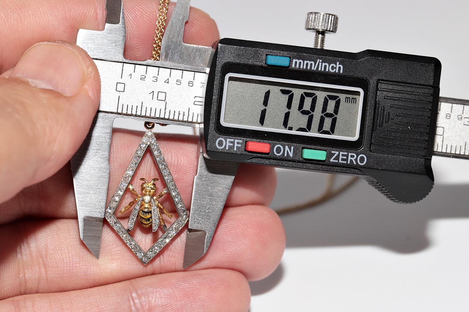 Vintage By  18k Gold Top Silber natürlichen Diamanten und Smaragd Biene Anhänger Halskette im Angebot 8