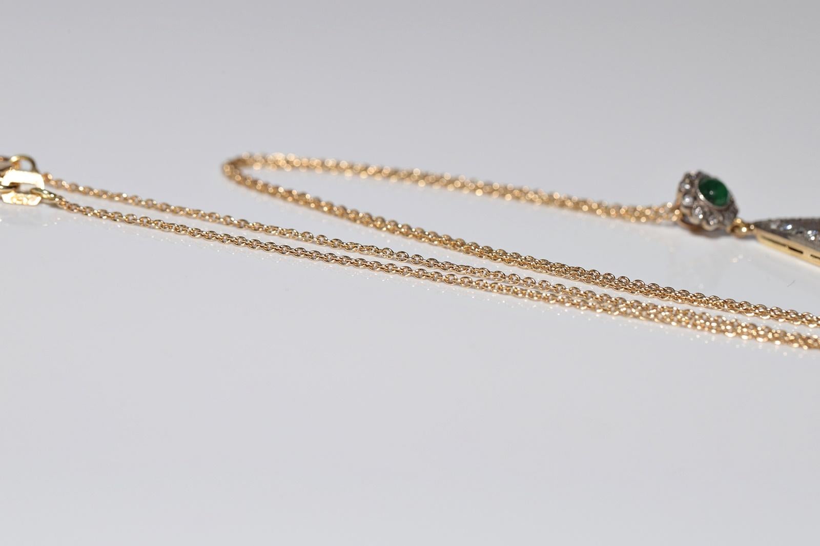 Vintage  18k Gold Top Silver Natural Diamond And Emerald Bee Pendant Necklace For Sale 10
