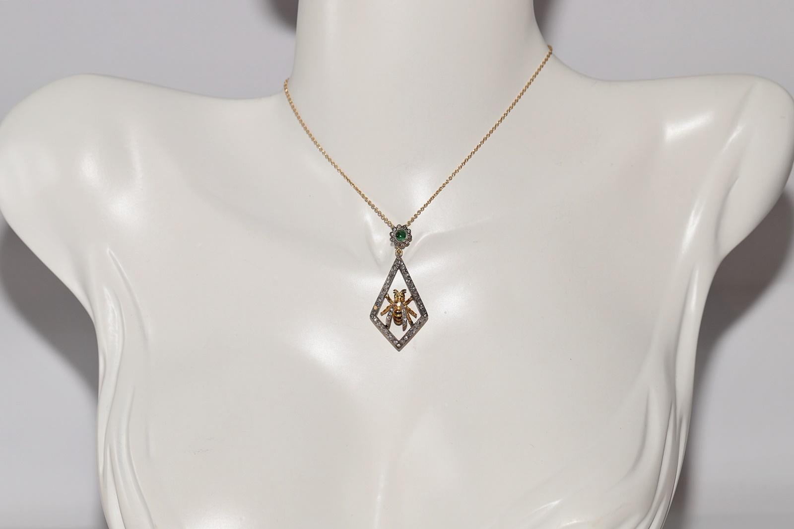 In very good condition.
Total weight is 5.8 grams.
Totally is diamond 0.80 ct.
The diamond is has H-I color and vs-s1 clarity.
Totally is emerald 0.15 ct.
Total lenght is chain 45 cm.
Please contact for any questions.