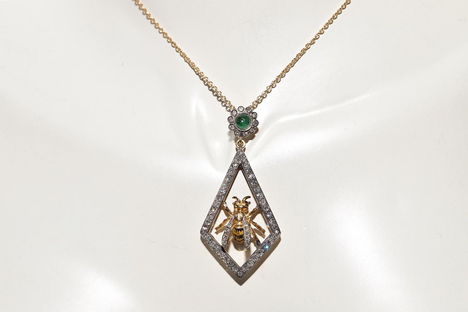 Retro Vintage  18k Gold Top Silver Natural Diamond And Emerald Bee Pendant Necklace For Sale