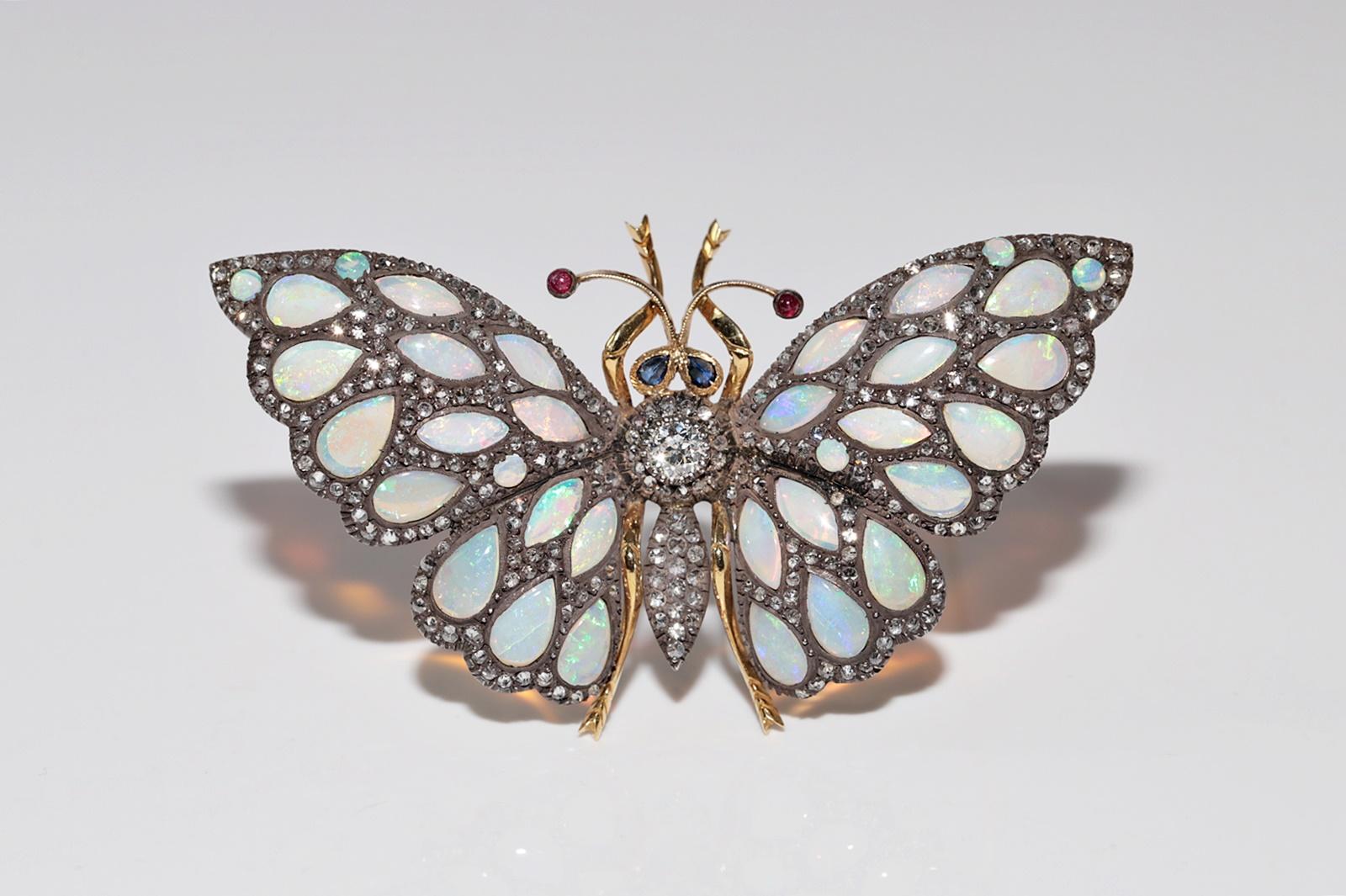 18 Karat Gold Top Silber Vintage  Natürlicher Diamant und Opal Schmetterling Brosche (Retro) im Angebot
