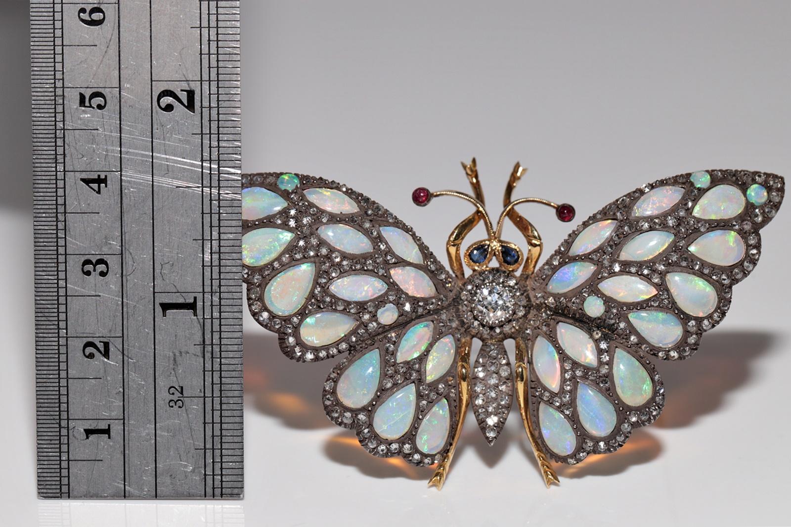 18 Karat Gold Top Silber Vintage  Natürlicher Diamant und Opal Schmetterling Brosche (Brillantschliff) im Angebot