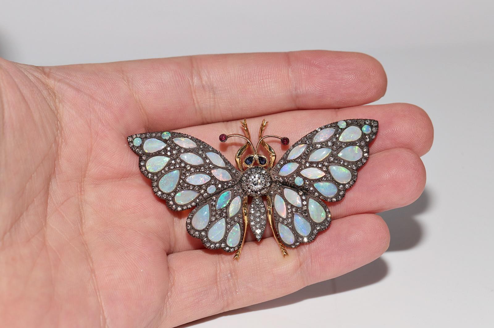 18 Karat Gold Top Silber Vintage  Natürlicher Diamant und Opal Schmetterling Brosche im Angebot 1
