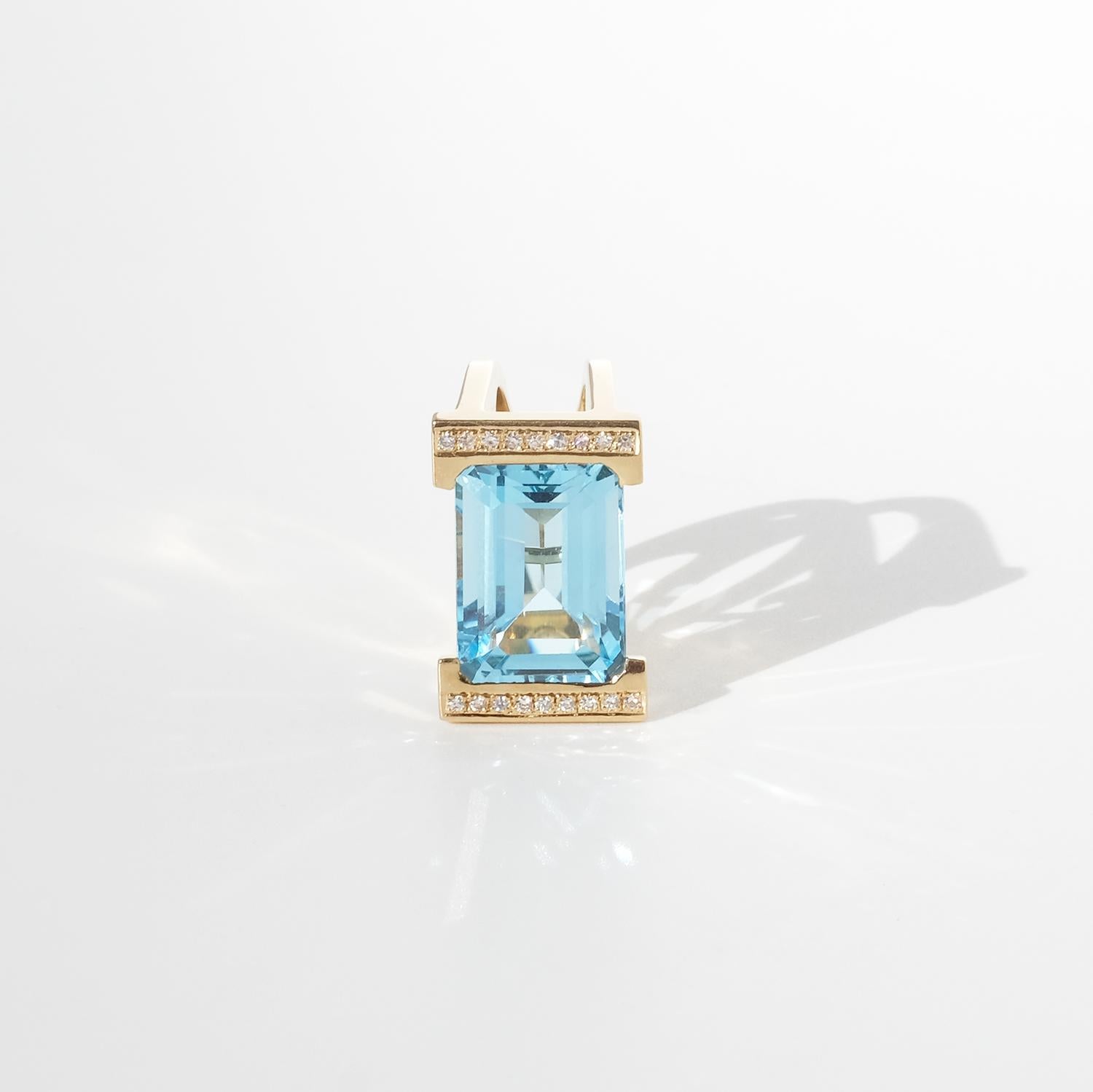 Women's or Men's Vintage 18K Gold, Topaz and Diamonds Ring by Horacio Ramirez Achinelli For Sale