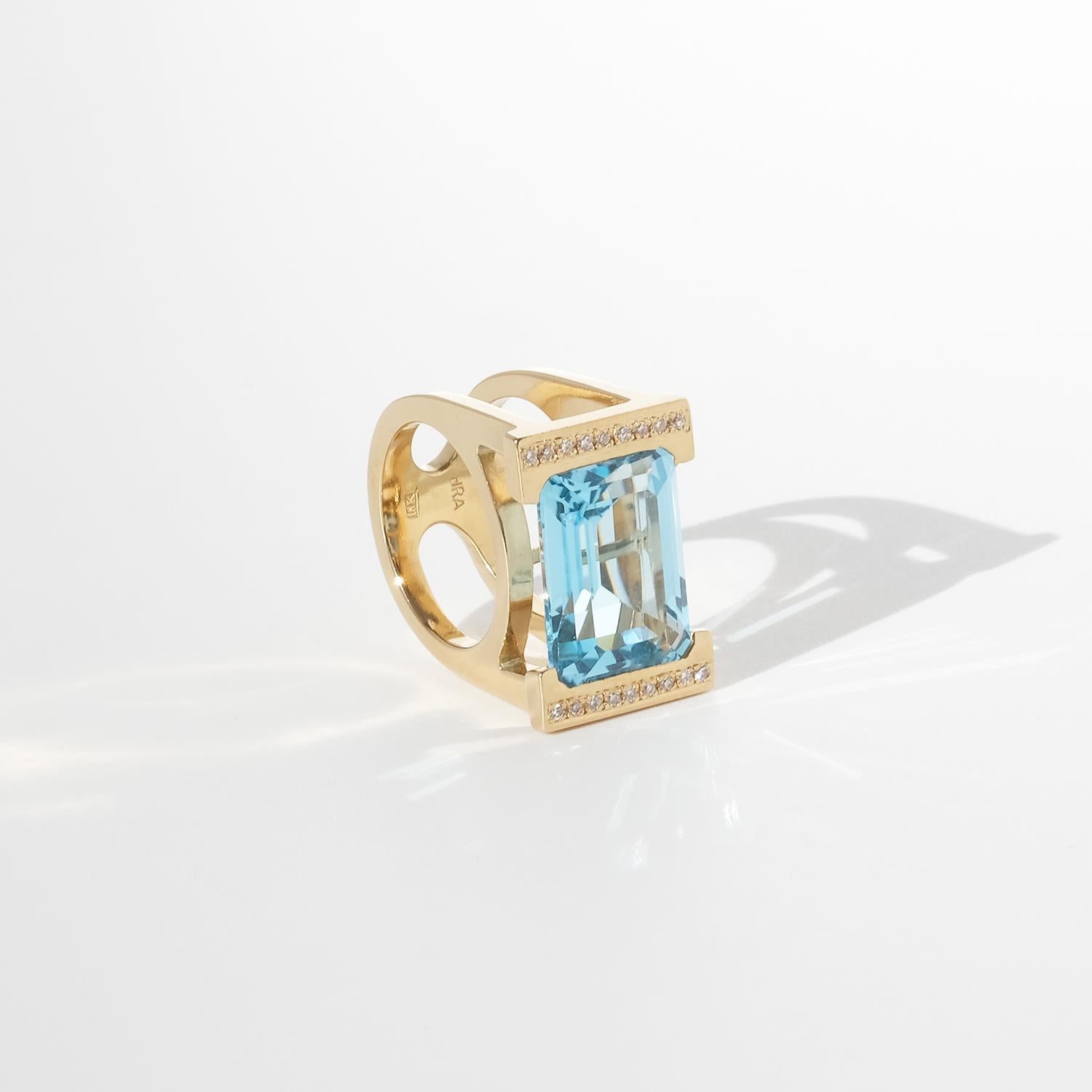 Vintage 18K Gold, Topaz and Diamonds Ring by Horacio Ramirez Achinelli For Sale 3