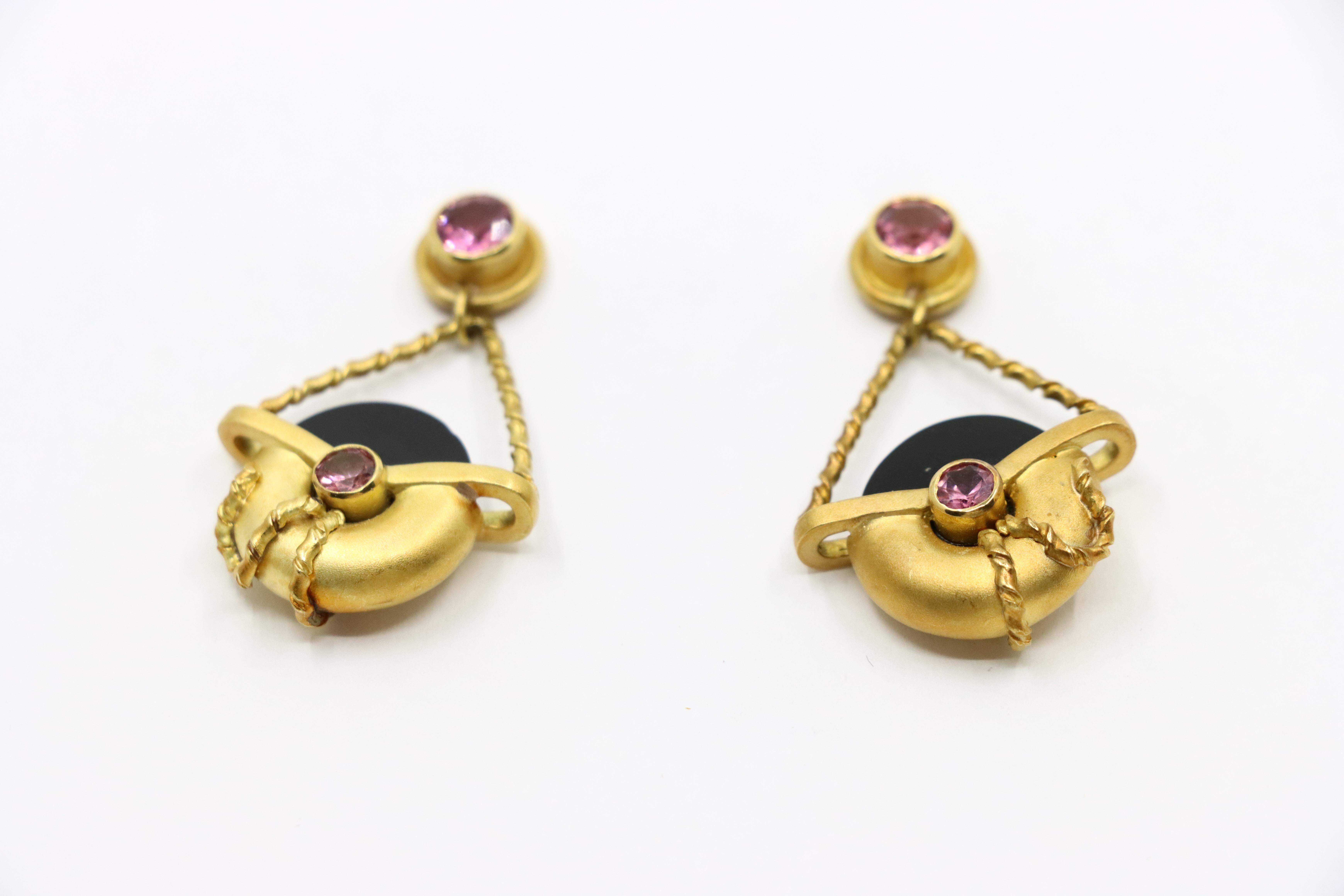 Vintage 18K Gold Tourmaline Onyx Earring For Sale 2