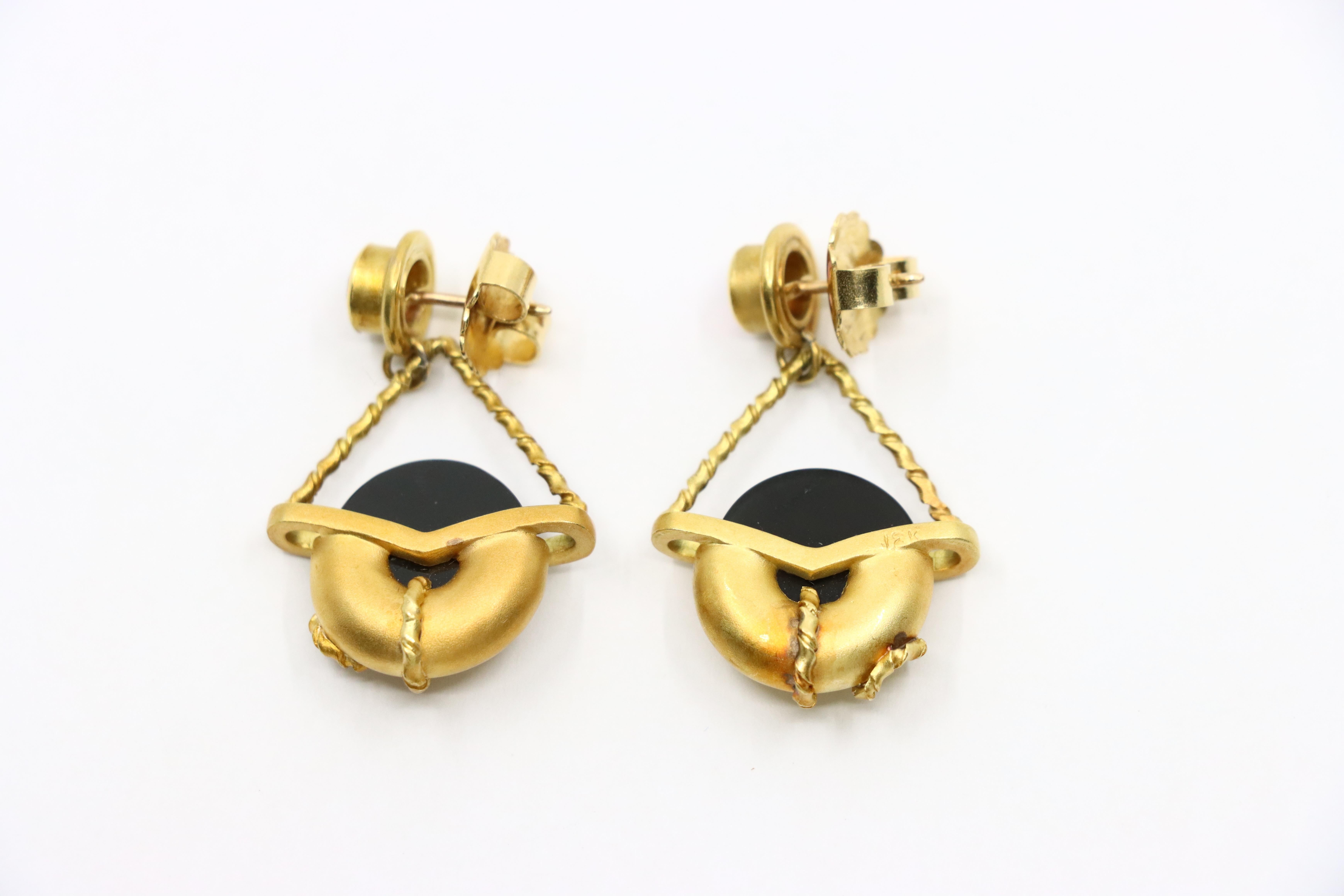 Vintage 18K Gold Tourmaline Onyx Earring For Sale 3