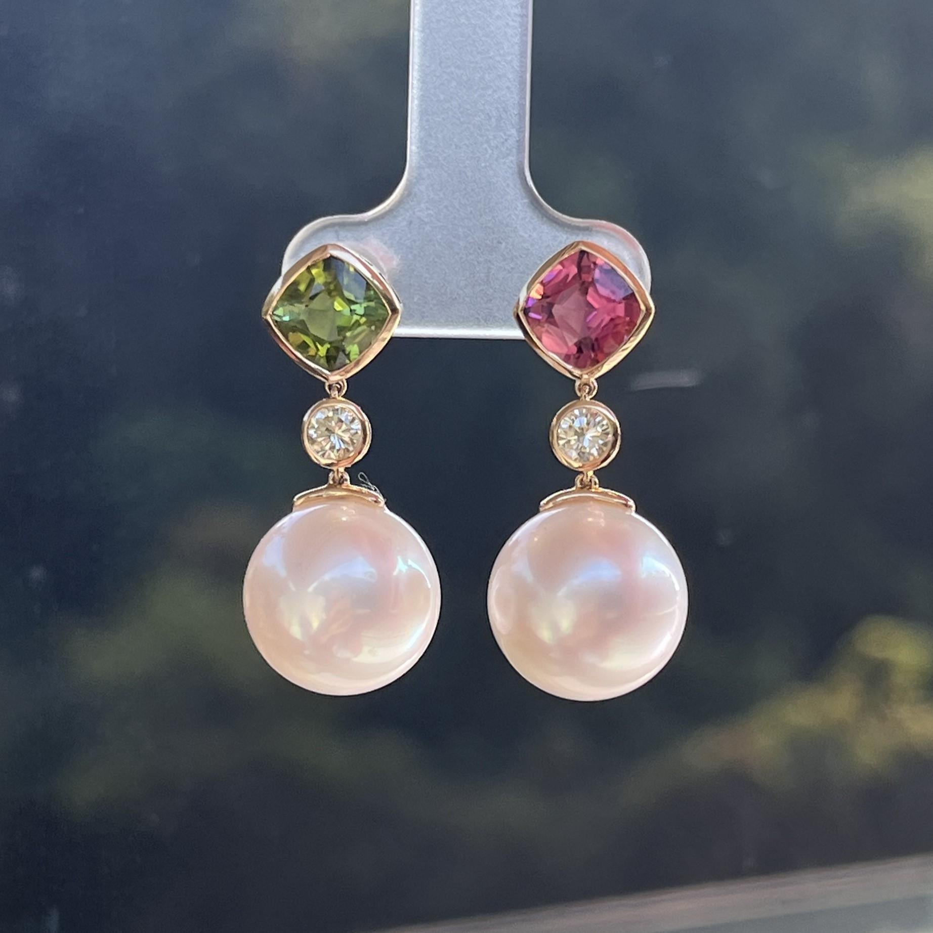 Pendientes vintage de perlas del mar del sur de 11-12 mm y turmalina con oro de 18k en venta 4