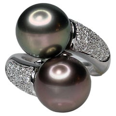 Vintage 18 Karat Gold Two Tahiti Pearl 0.38 Carat Diamond Twist Cocktail Ring