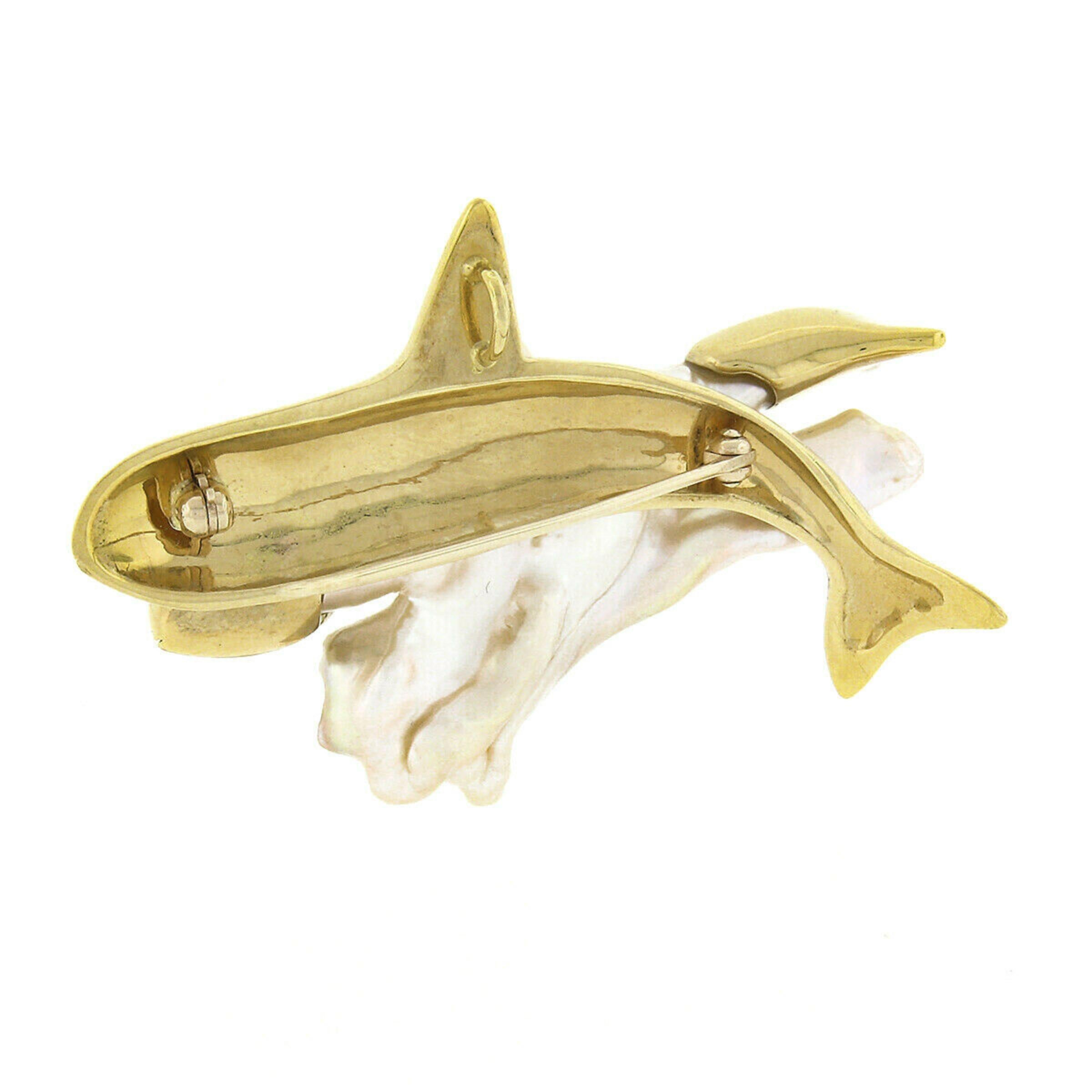 Vintage 18k Gold Unique Baroque Freshwater Pearl Orca Whale Pin Brooch Pendant In Excellent Condition In Montclair, NJ