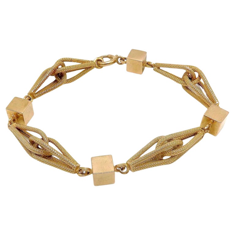 Vintage 18K Gold Unoaerre Fancy Link Modern Bracelet, circa 1980 For
