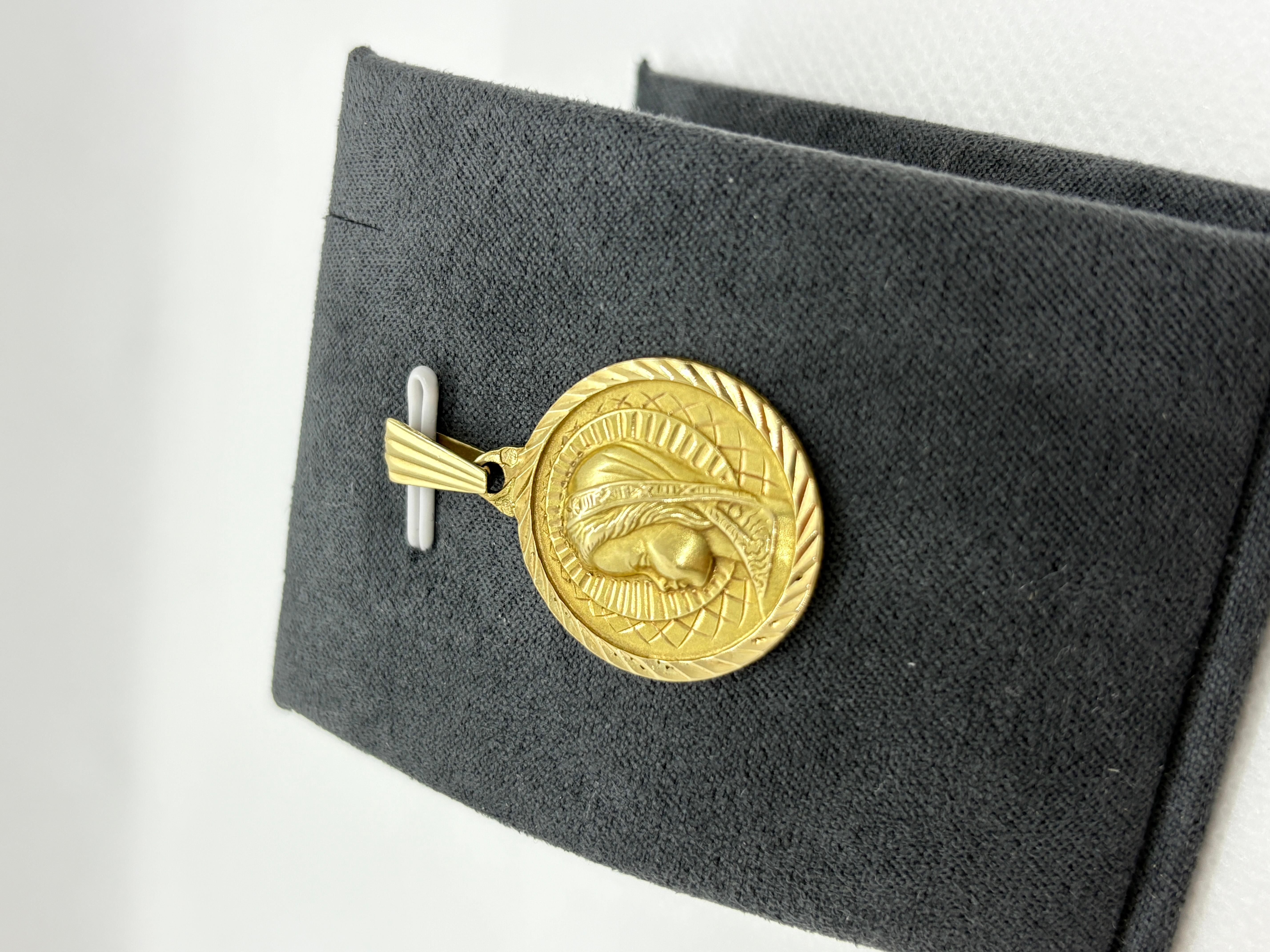 Uomo Ciondolo vintage in oro 18k della Vergine Maria - Medaglia religiosa francese - Incisione di pregio in vendita