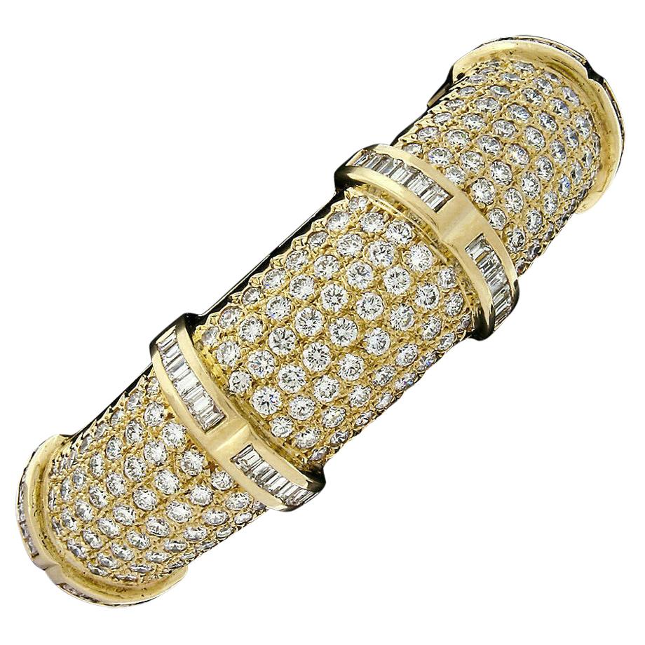 Vintage 18K Gold VVS E 9.05ctw Pave Diamond Wide Dome Statement Bangle Bracelet